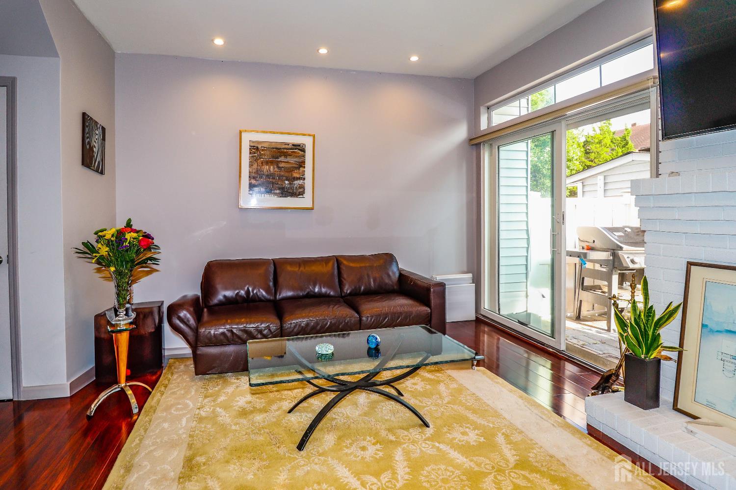 Sayreville, New Jersey, 08859, United States, 2 Bedrooms Bedrooms, ,3 BathroomsBathrooms,Residential,For Sale,1963206