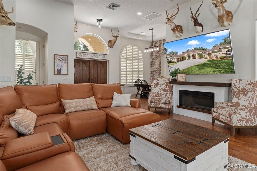 Crystal River, Florida, 34428, United States, 4 Bedrooms Bedrooms, ,4 BathroomsBathrooms,Residential,For Sale,1983688