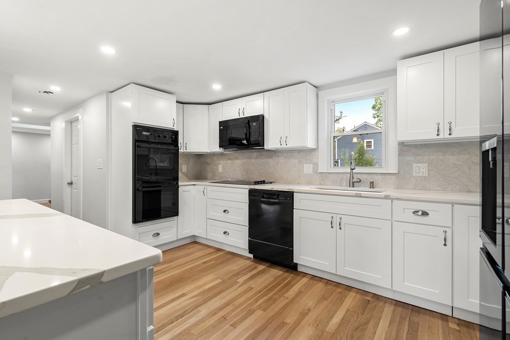 Framingham, Massachusetts, 01701, United States, 3 Bedrooms Bedrooms, ,2 BathroomsBathrooms,Residential,For Sale,1903802