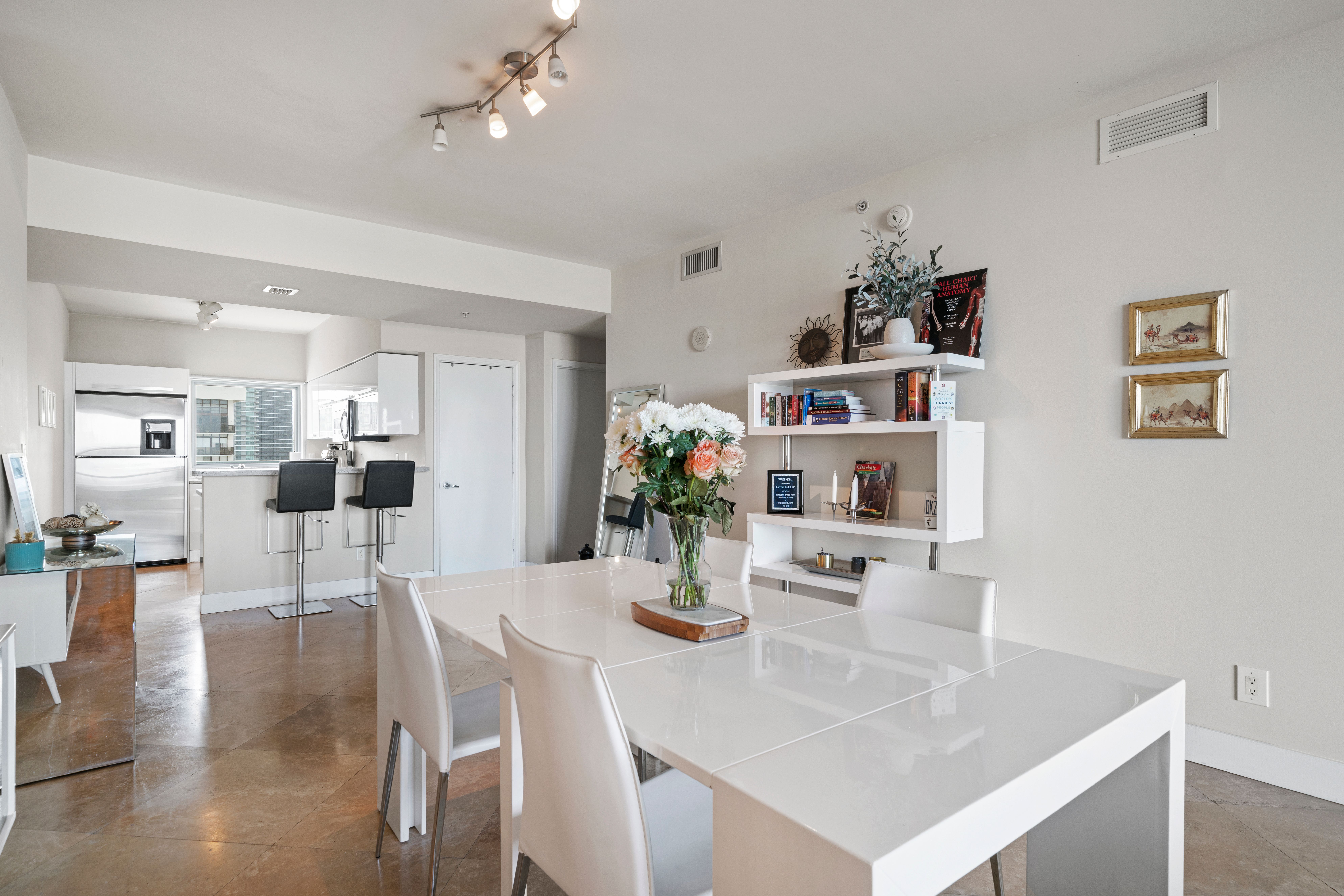  601 NE 36th St, Miami, FL, 33137 - 物件實景
