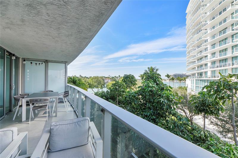 Miami Beach, Florida, 33141, United States, 2 Bedrooms Bedrooms, ,2 BathroomsBathrooms,Residential,For Sale,1990899