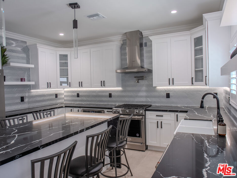 Duarte, California, 91010, United States, 6 Bedrooms Bedrooms, ,3 BathroomsBathrooms,Residential,For Sale,1836068