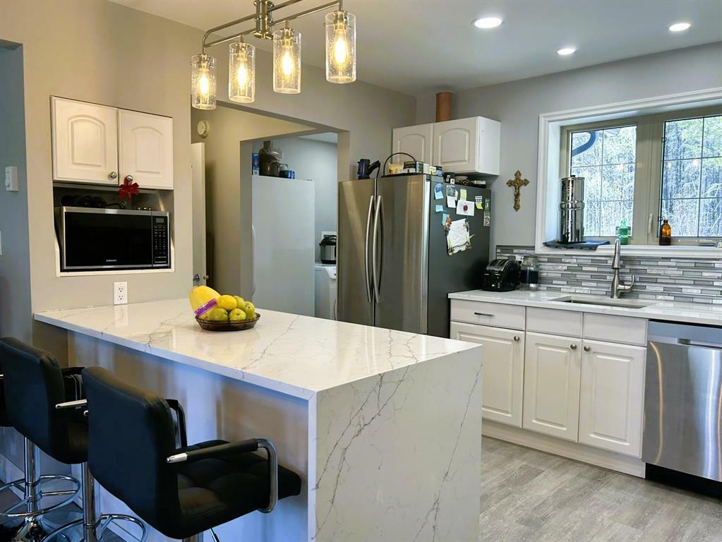 TRAVERSE BAY, Manitoba, R0E 2A0, CA, 2 Bedrooms Bedrooms, ,1 BathroomBathrooms,Residential,For Sale,1838361