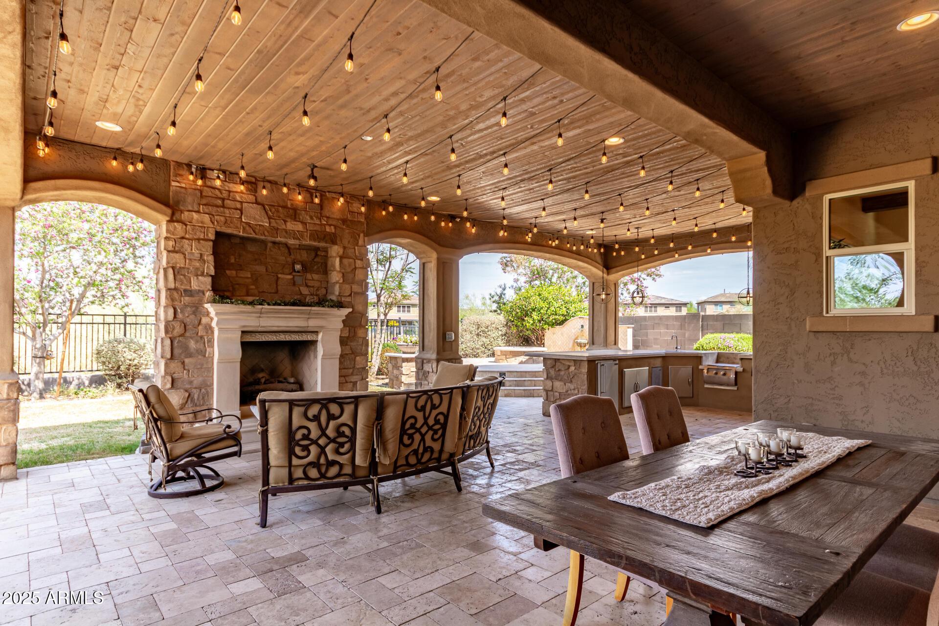 Phoenix, Arizona, 85050, United States, 5 Bedrooms Bedrooms, ,4 BathroomsBathrooms,Residential,For Sale,1980478