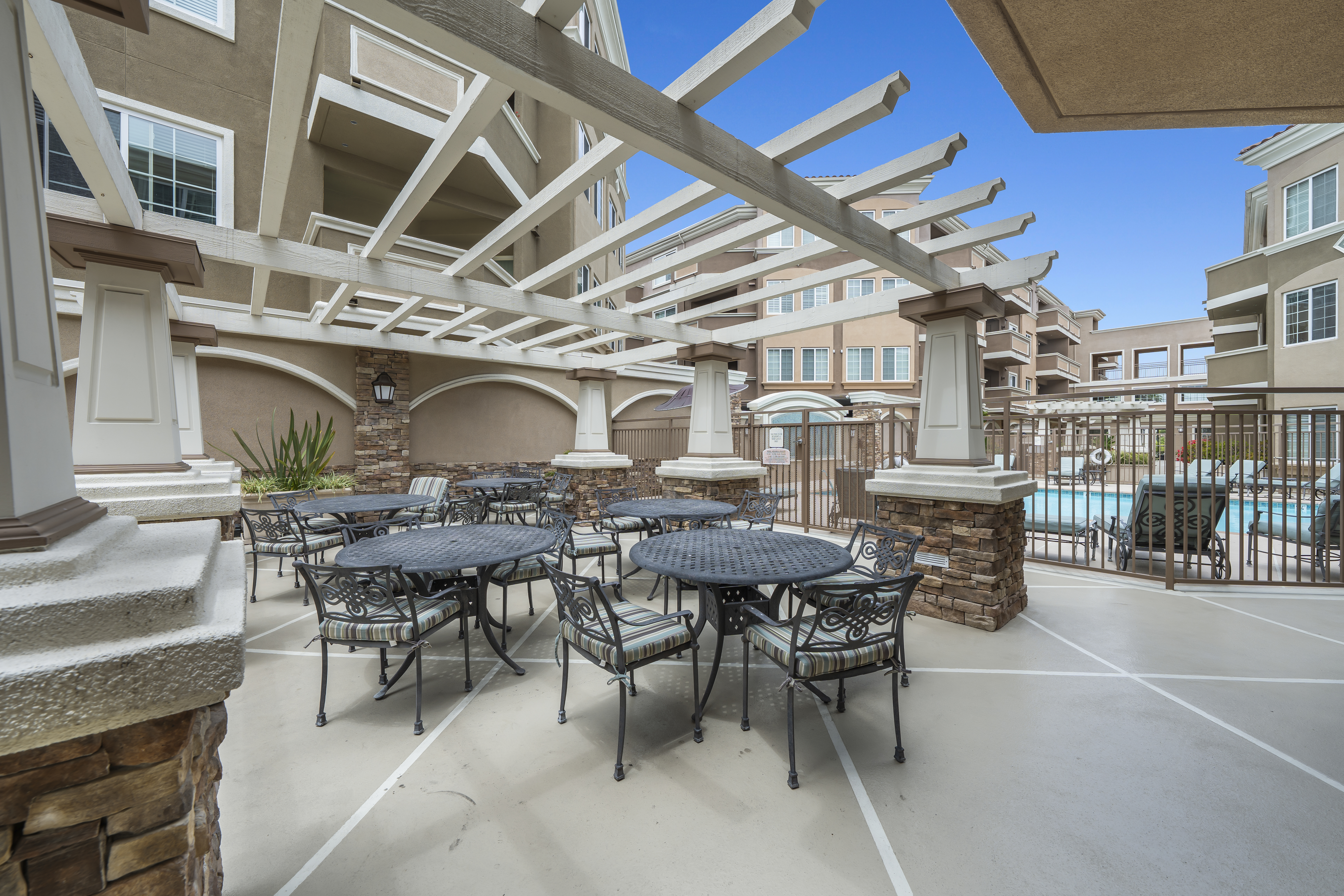  2750 Artesia Boulevard, Redondo Beach, CA 90278 - 物件實景
