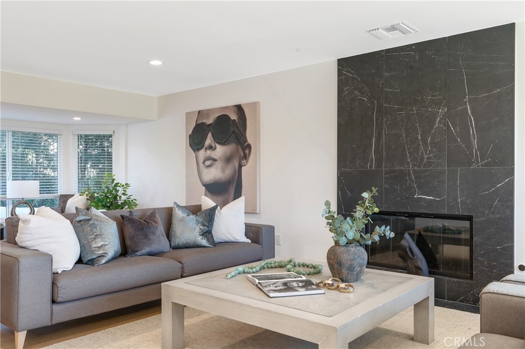 Woodland Hills, California, 91367, United States, 5 Bedrooms Bedrooms, ,4 BathroomsBathrooms,Residential,For Sale,2003511