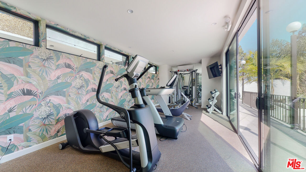 West Hollywood, California, 90069, United States, 1 Bedroom Bedrooms, ,1 BathroomBathrooms,Residential,For Sale,1891837