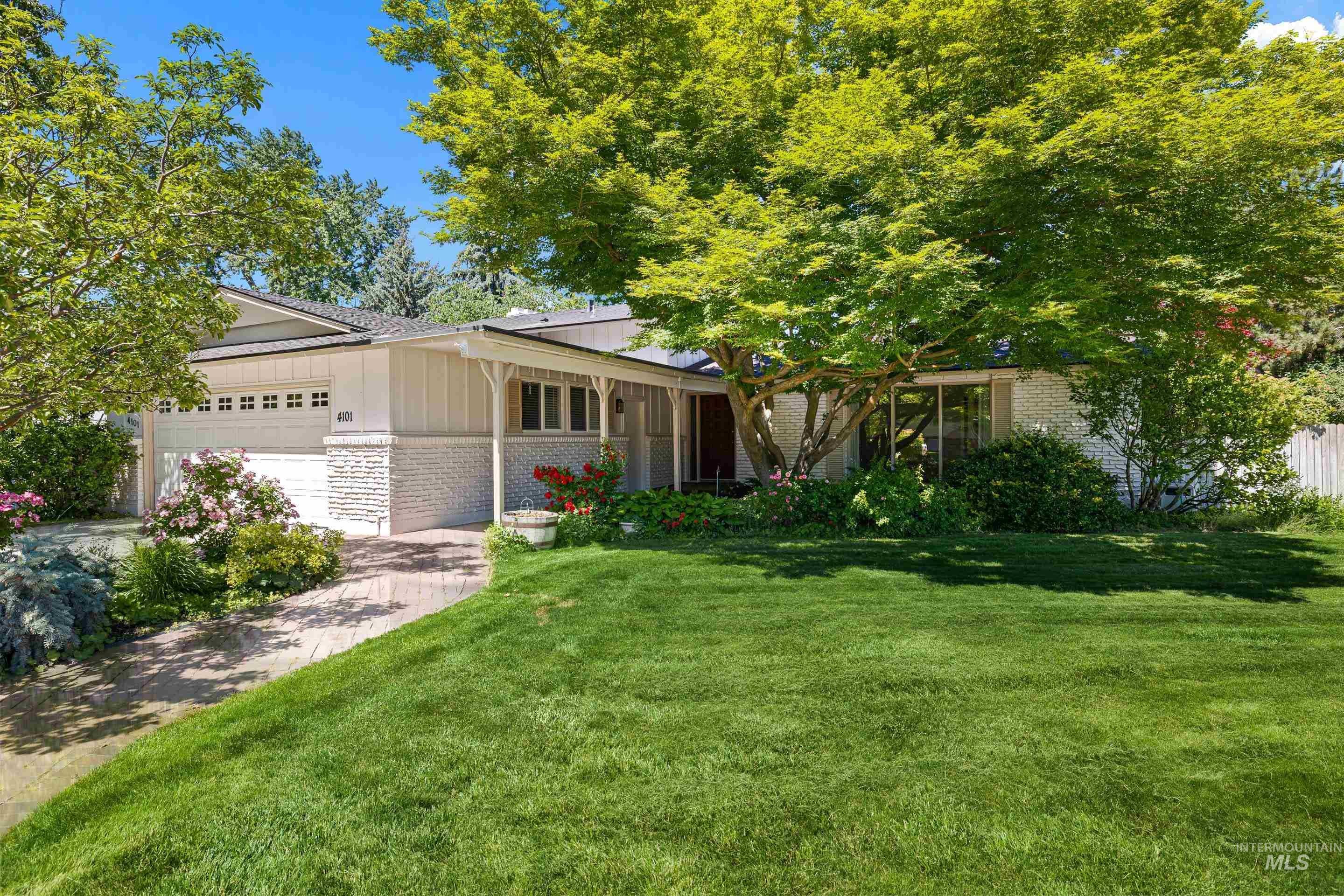 4101 Kingswood, Boise, Idaho, 83704-3340, United States, 4 Bedrooms Bedrooms, ,3 BathroomsBathrooms,Residential,For Sale,4101 Kingswood,1437172