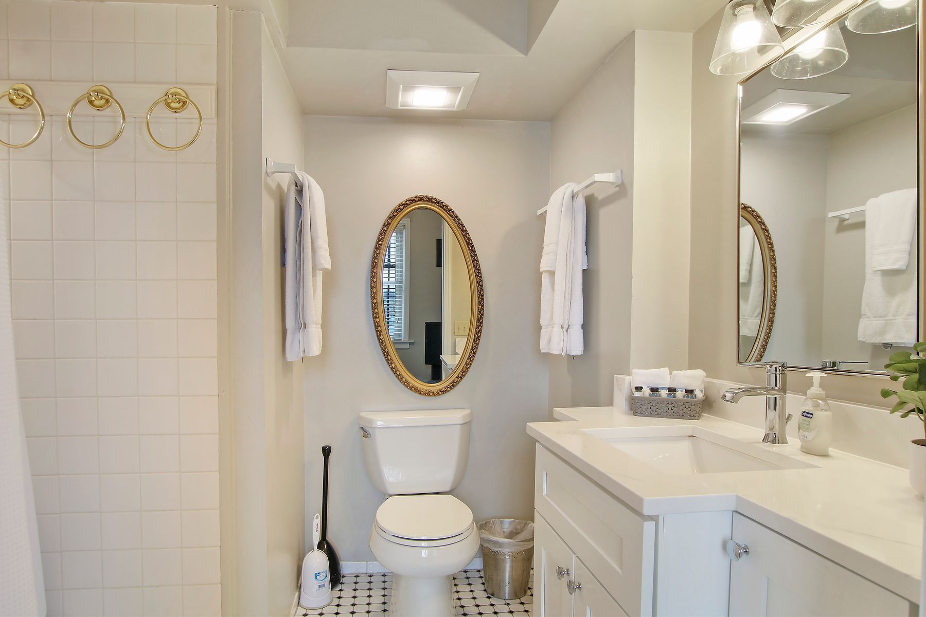  Own a Piece of Lake Geneva Prohibition History - 物件實景