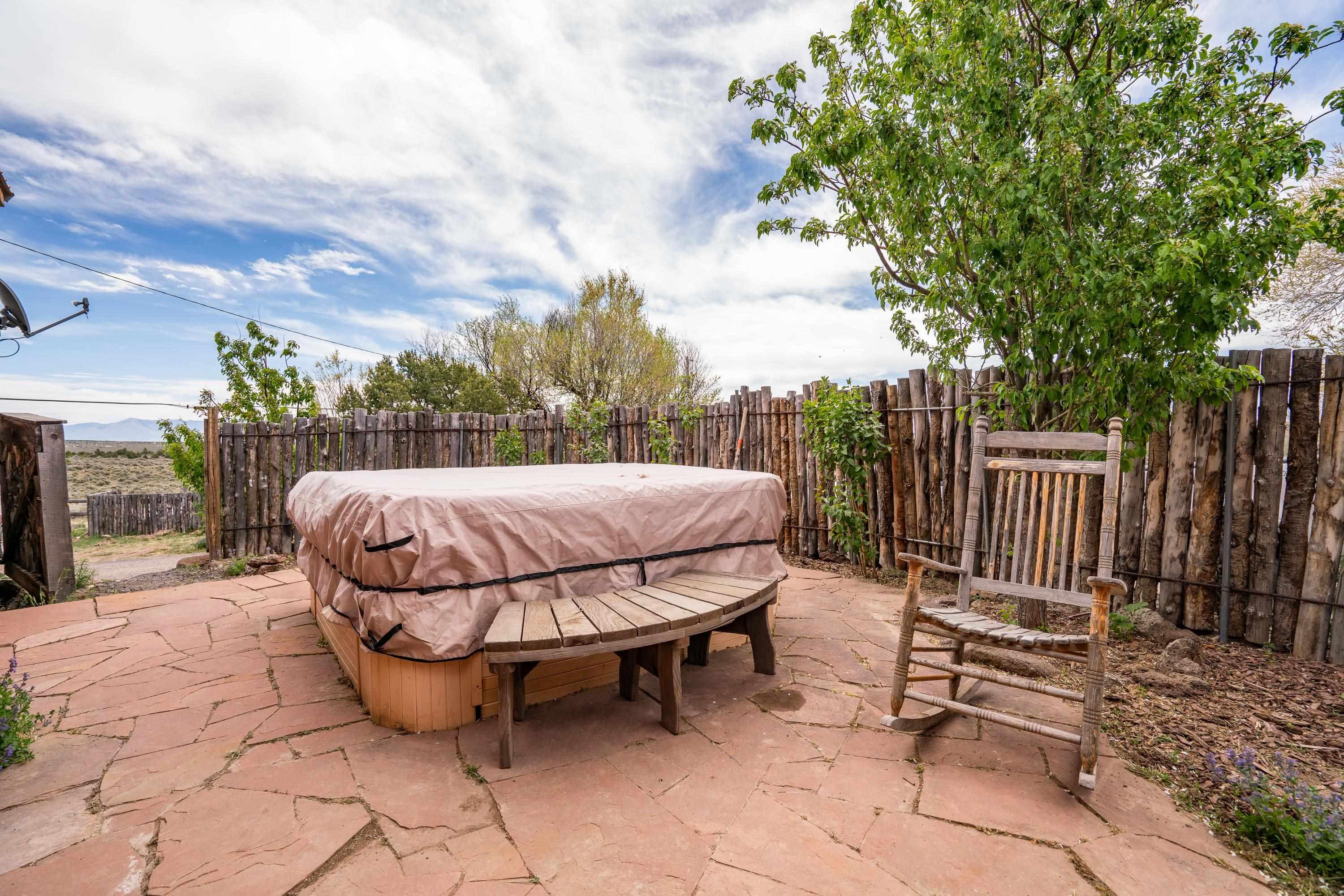 Tres Piedras, New Mexico, 87577, United States, 4 Bedrooms Bedrooms, ,7 BathroomsBathrooms,Residential,For Sale,1849608
