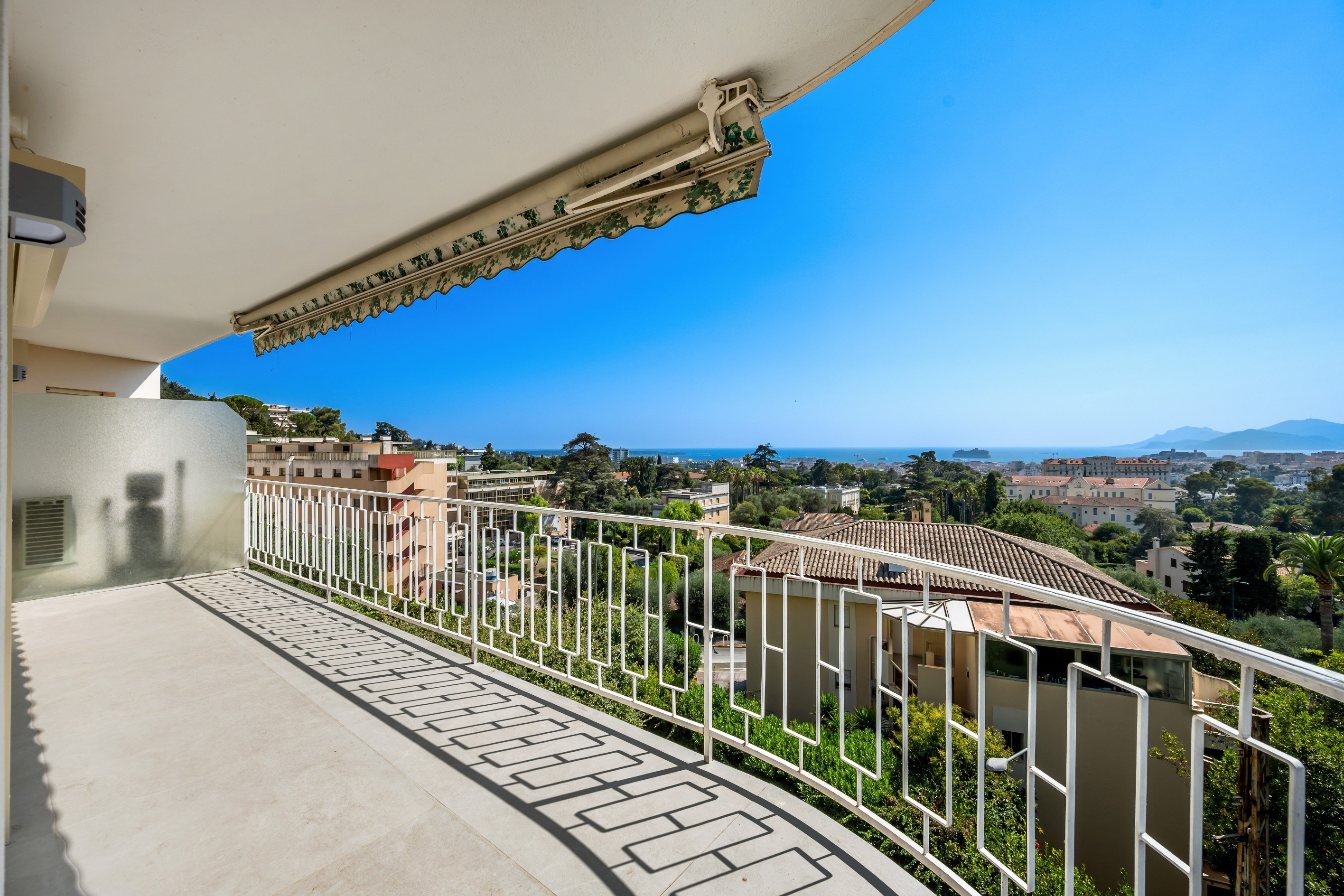  Cannes Oxford: 86 sq.m sea view apartment with terrace in a sought-after neighb… - 物件實景