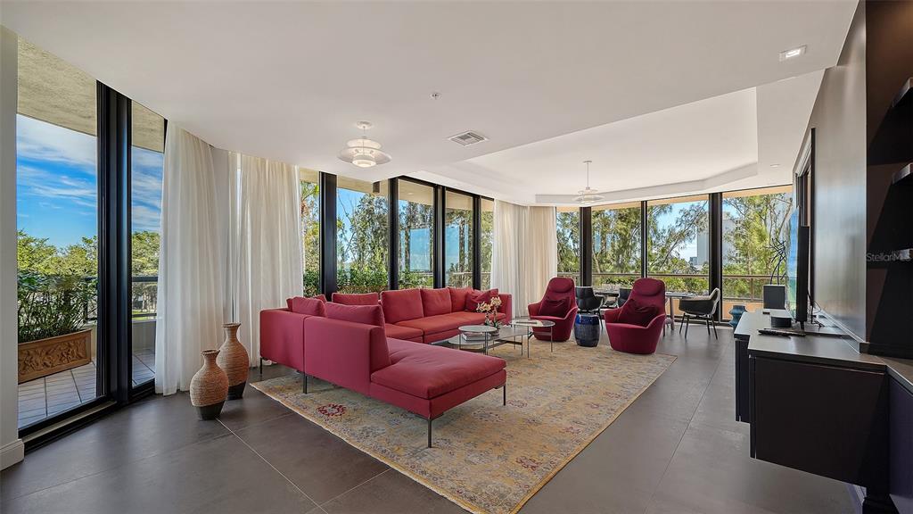 Longboat Key, Florida, 34228, United States, 3 Bedrooms Bedrooms, ,3 BathroomsBathrooms,Residential,For Sale,1989594