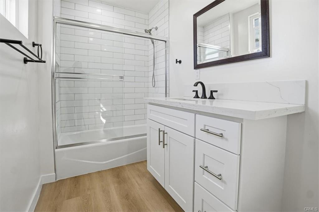 Los Angeles, California, 90003, United States, 5 Bedrooms Bedrooms, ,Residential,For Sale,2007748