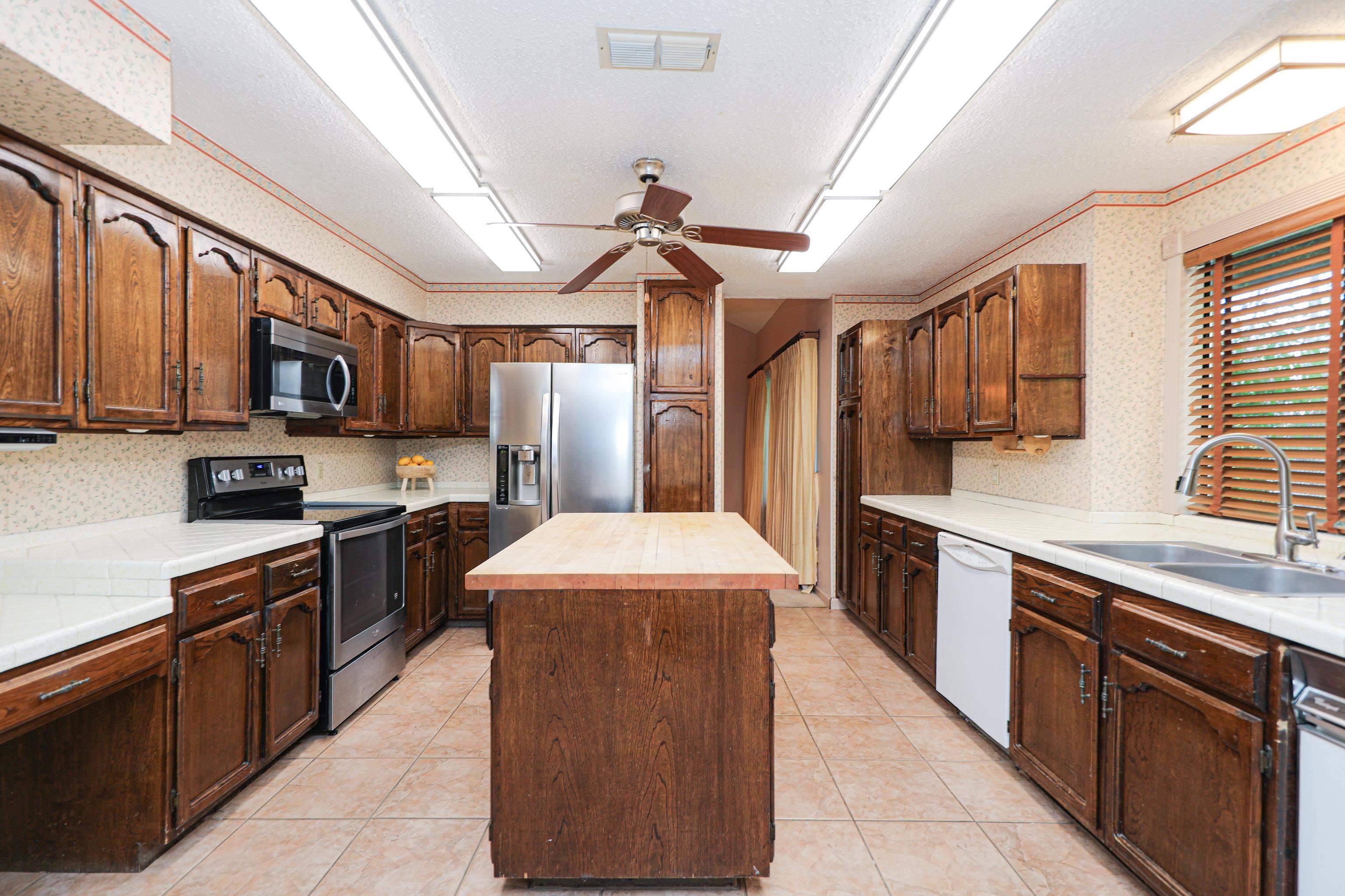 LAREDO, Texas, 78041, United States, 5 Bedrooms Bedrooms, ,3 BathroomsBathrooms,Residential,For Sale,1967607