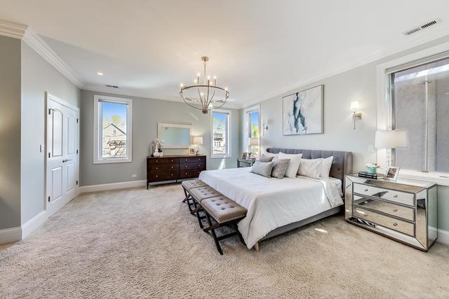 Chicago, Illinois, 60657, United States, 5 Bedrooms Bedrooms, ,4 BathroomsBathrooms,Residential,For Sale,1974505