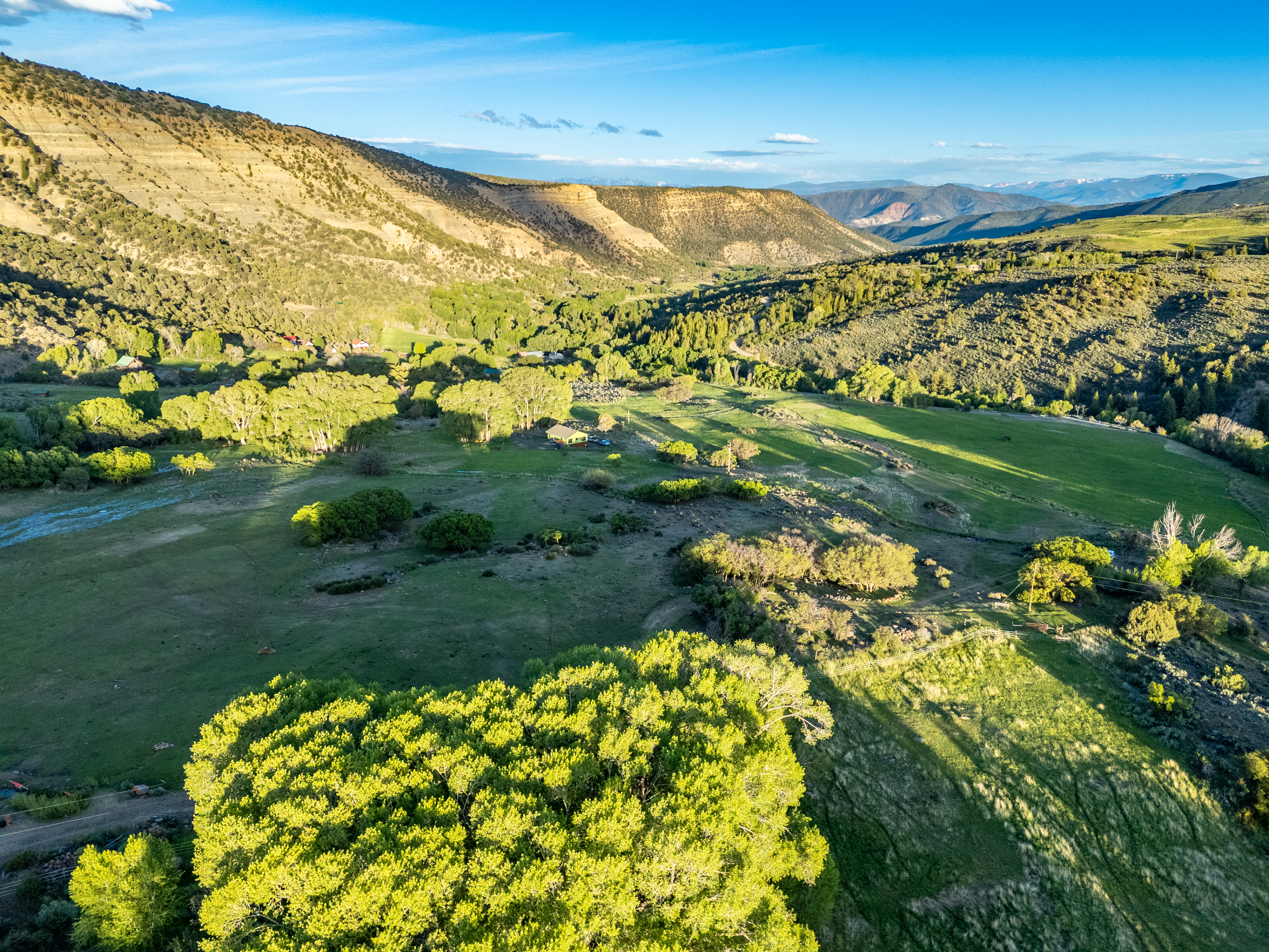  37 Acre Ranch with Water Rights and Panoramic Views - 物件實景