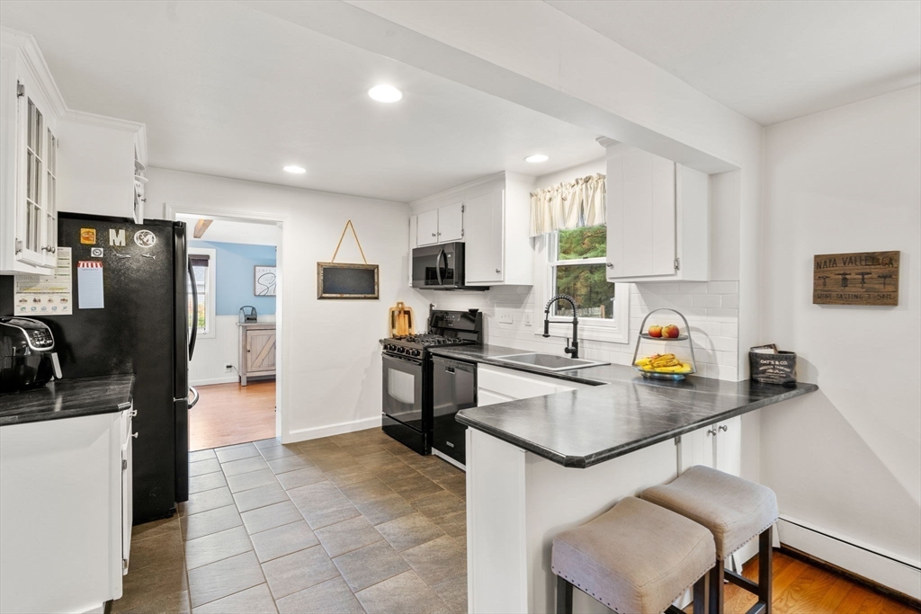 Medway, Massachusetts, 02053, United States, 4 Bedrooms Bedrooms, ,2 BathroomsBathrooms,Residential,For Sale,1975868