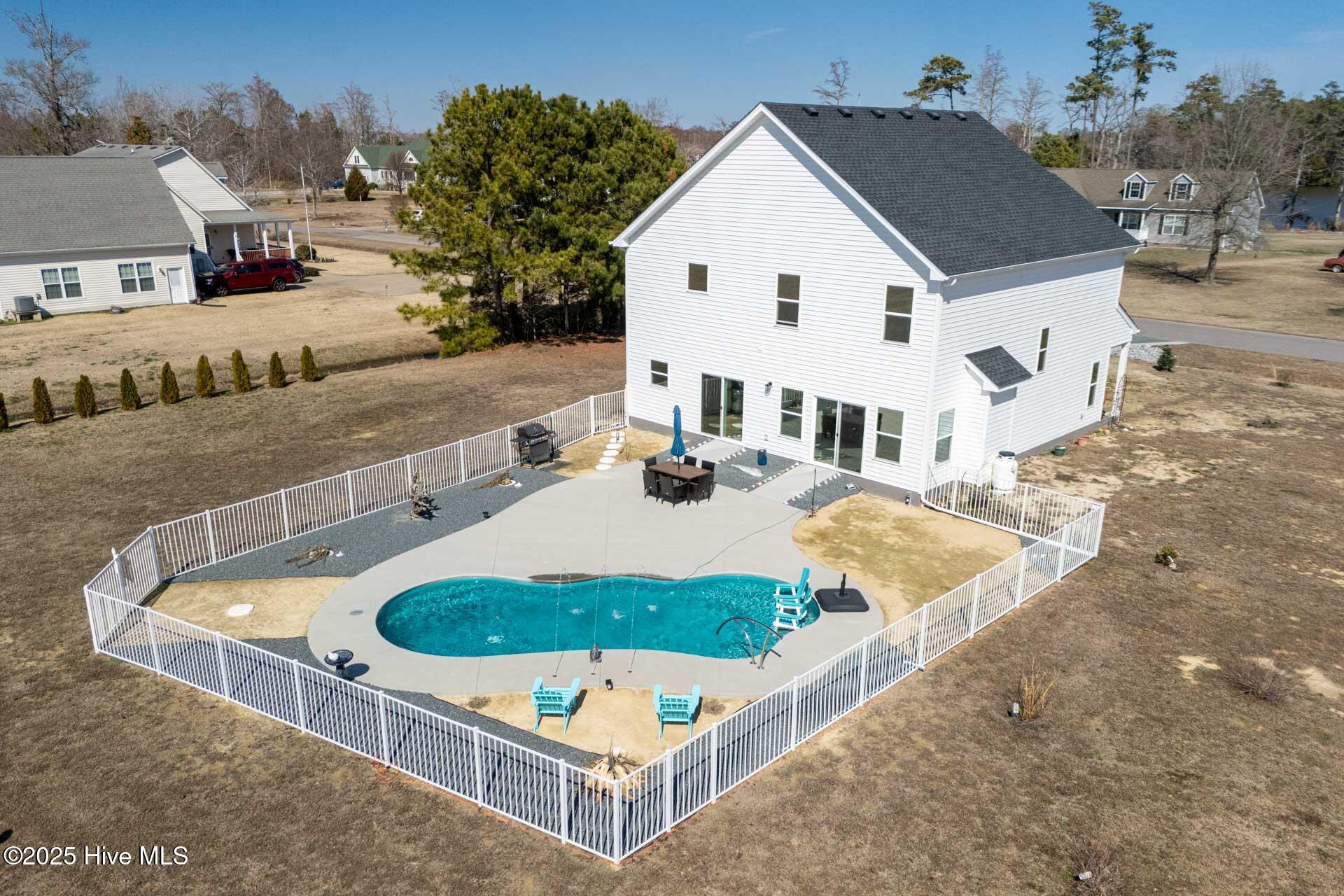 Elizabeth City, North Carolina, 27909, United States, 4 Bedrooms Bedrooms, ,3 BathroomsBathrooms,Residential,For Sale,1729027