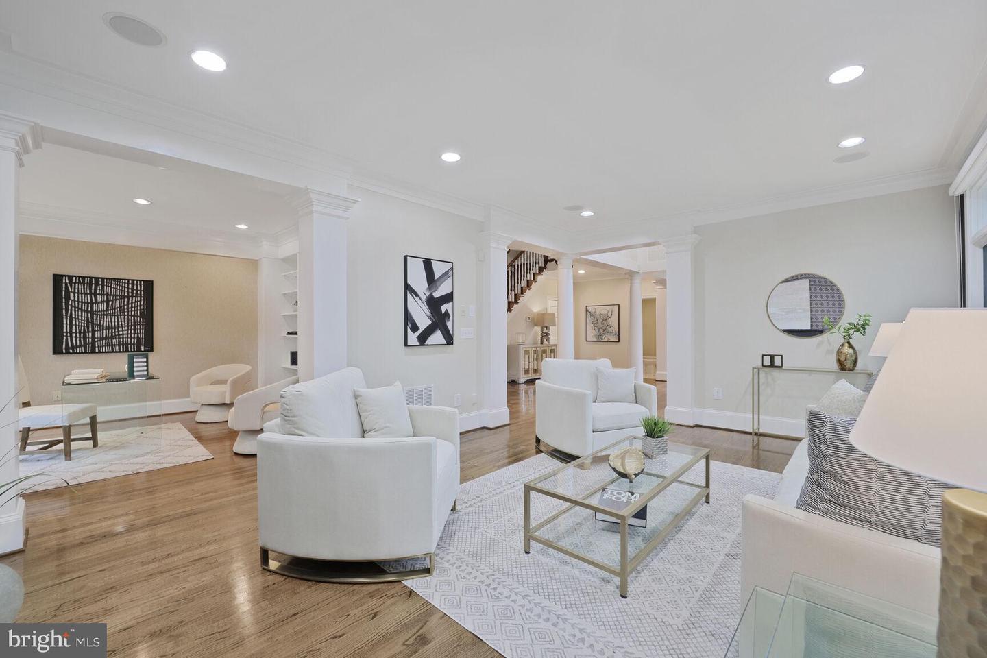 Washington, District of Columbia, 20016, United States, 5 Bedrooms Bedrooms, ,6 BathroomsBathrooms,Residential,For Sale,1896889