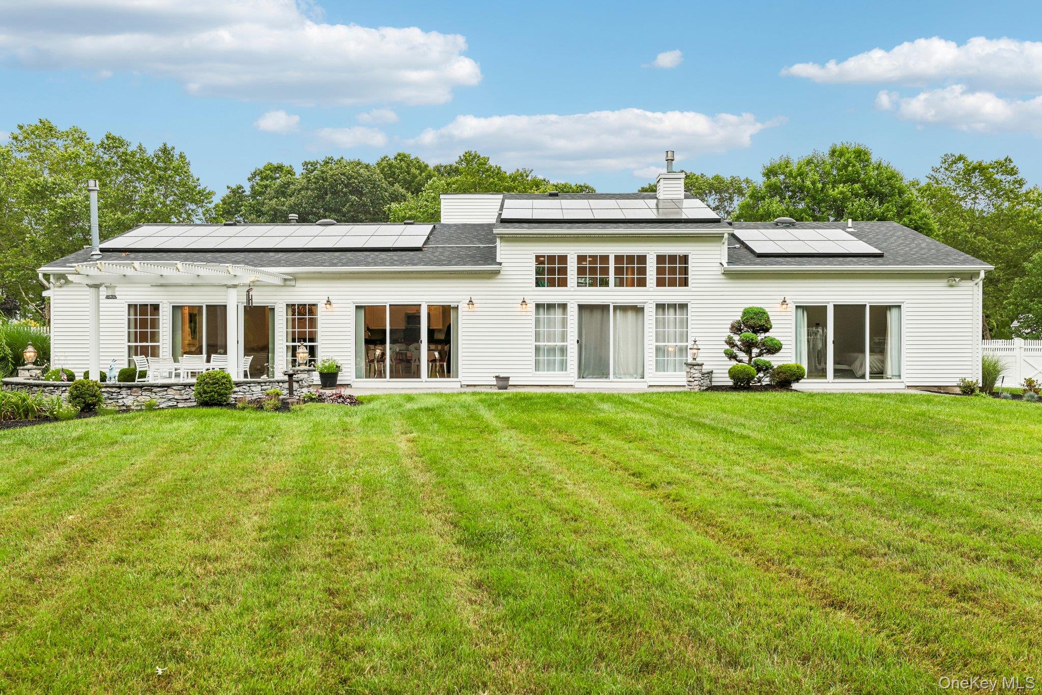  75 Arbor Field Way, Lake Grove, NY, 11755 - 物件實景