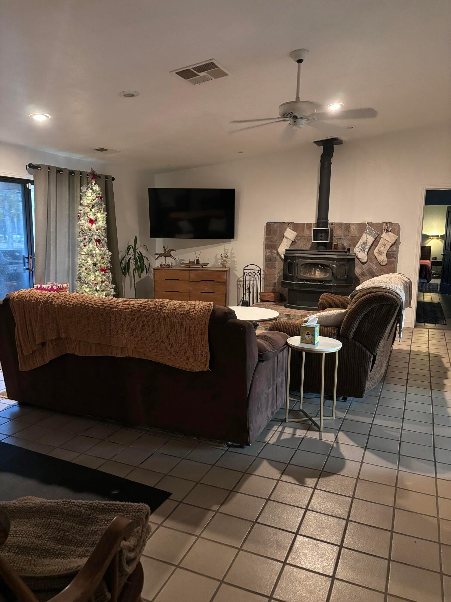 Exeter, California, 93221, United States, 6 Bedrooms Bedrooms, ,3 BathroomsBathrooms,Residential,For Sale,2005450