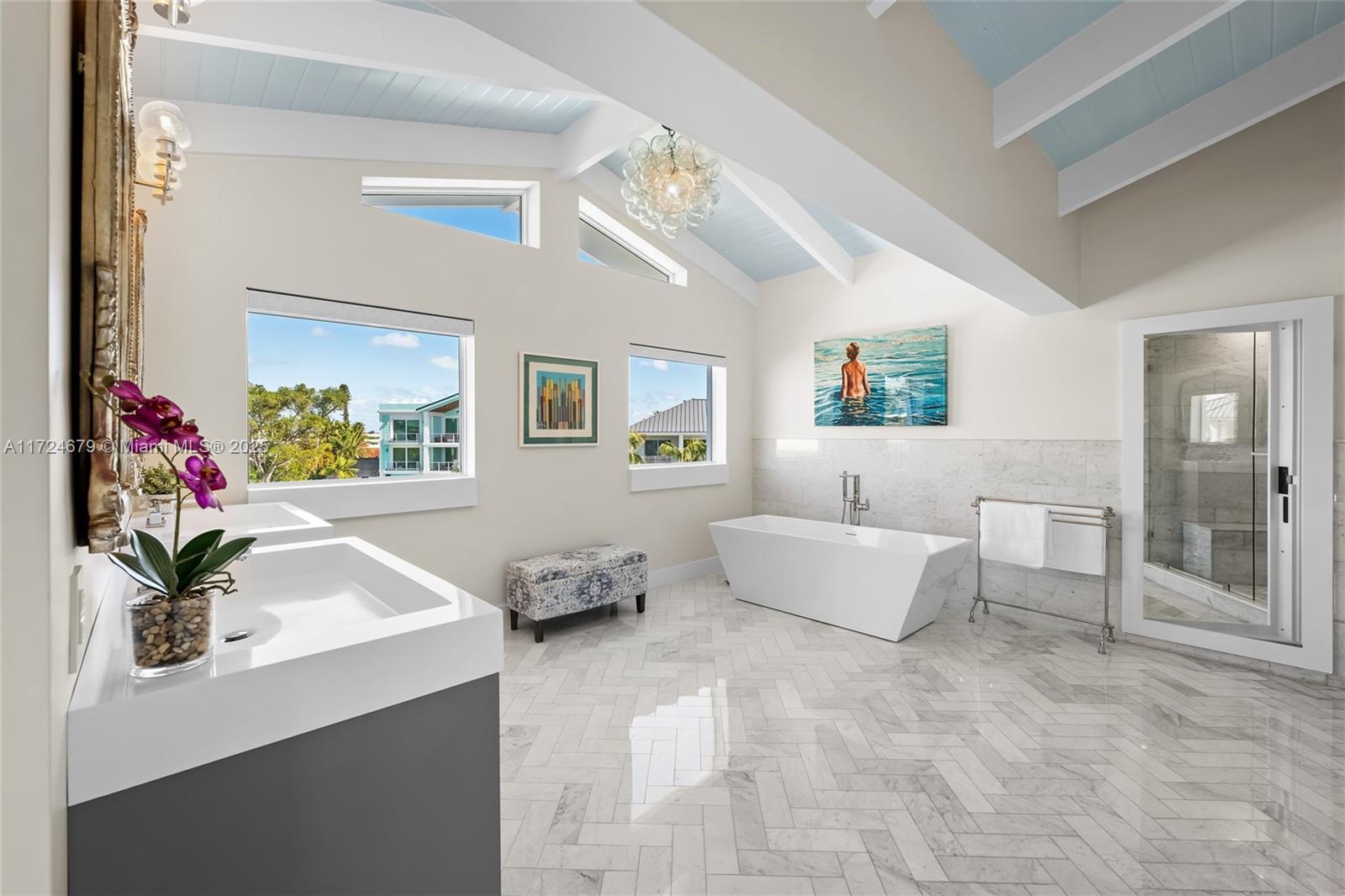 Islamorada, Florida, 33036, United States, 6 Bedrooms Bedrooms, ,4 BathroomsBathrooms,Residential,For Sale,1932543