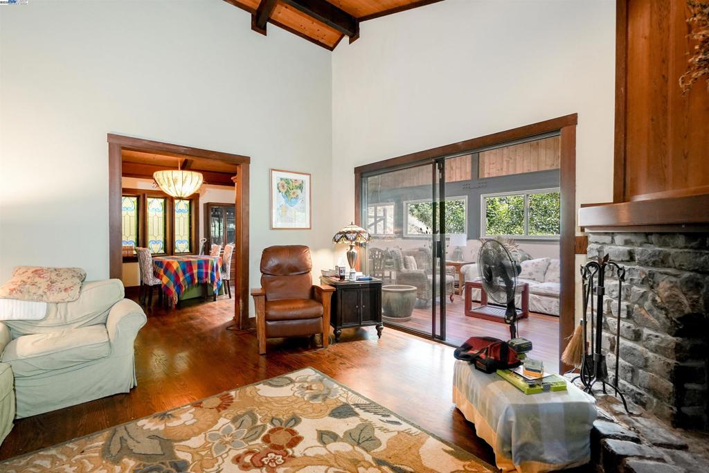 San Rafael, California, 94903-3840, United States, 3 Bedrooms Bedrooms, ,3 BathroomsBathrooms,Residential,For Sale,1987101