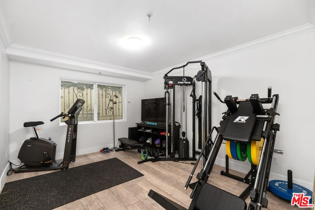 Los Angeles, California, 90049, United States, 4 Bedrooms Bedrooms, ,5 BathroomsBathrooms,Residential,For Sale,1840692