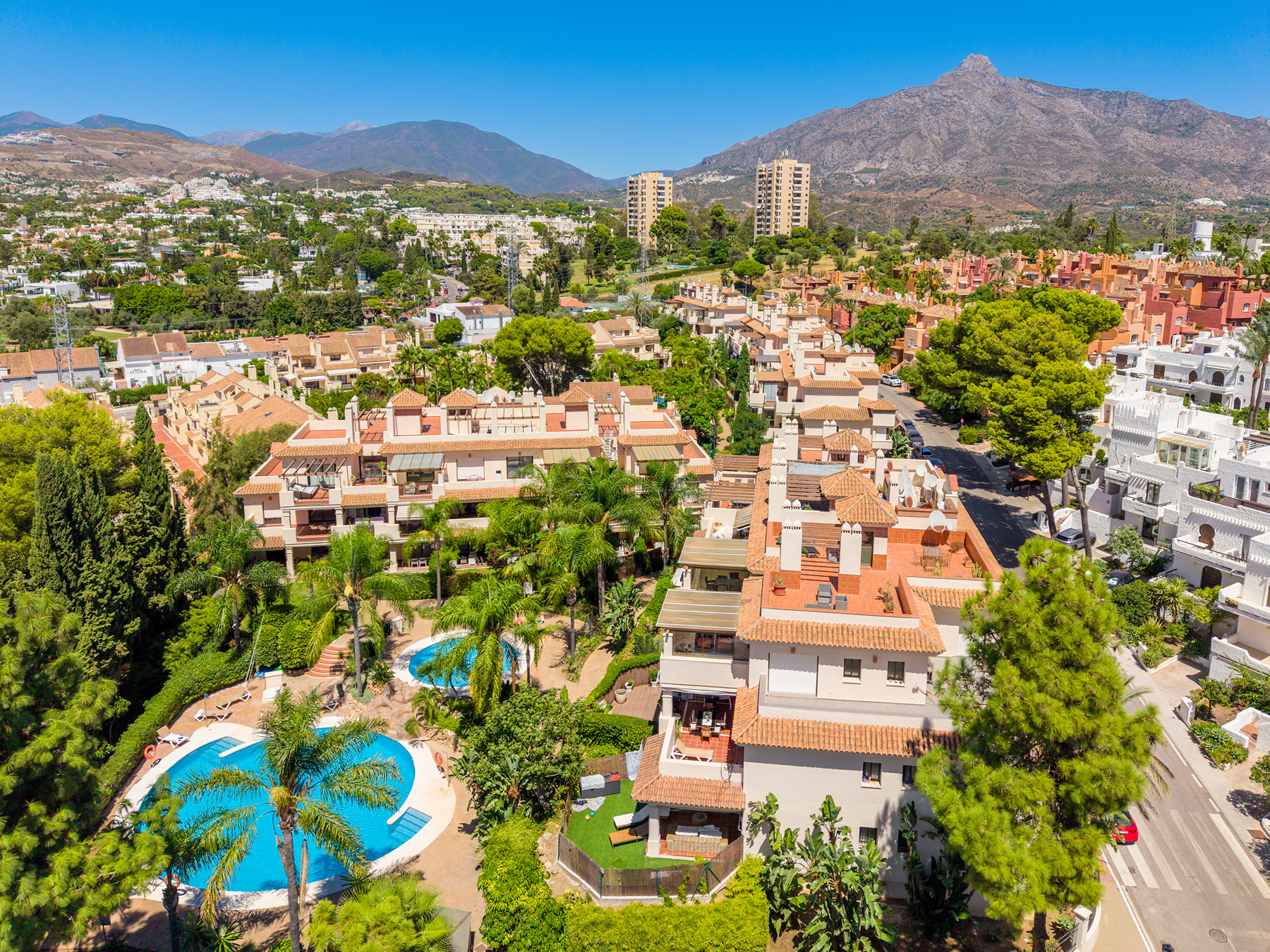  Newly refurbished penthouse with private rooftop terrace in Nueva Andalucía - 物件實景