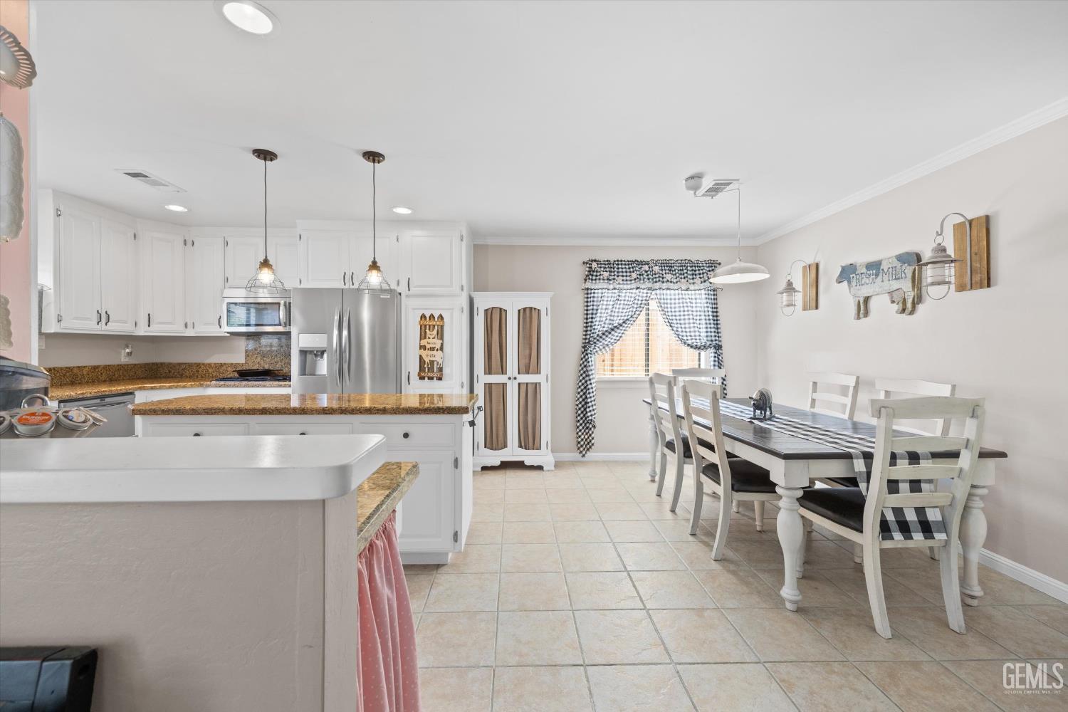 Bakersfield, California, 93308, United States, 4 Bedrooms Bedrooms, ,3 BathroomsBathrooms,Residential,For Sale,1963692