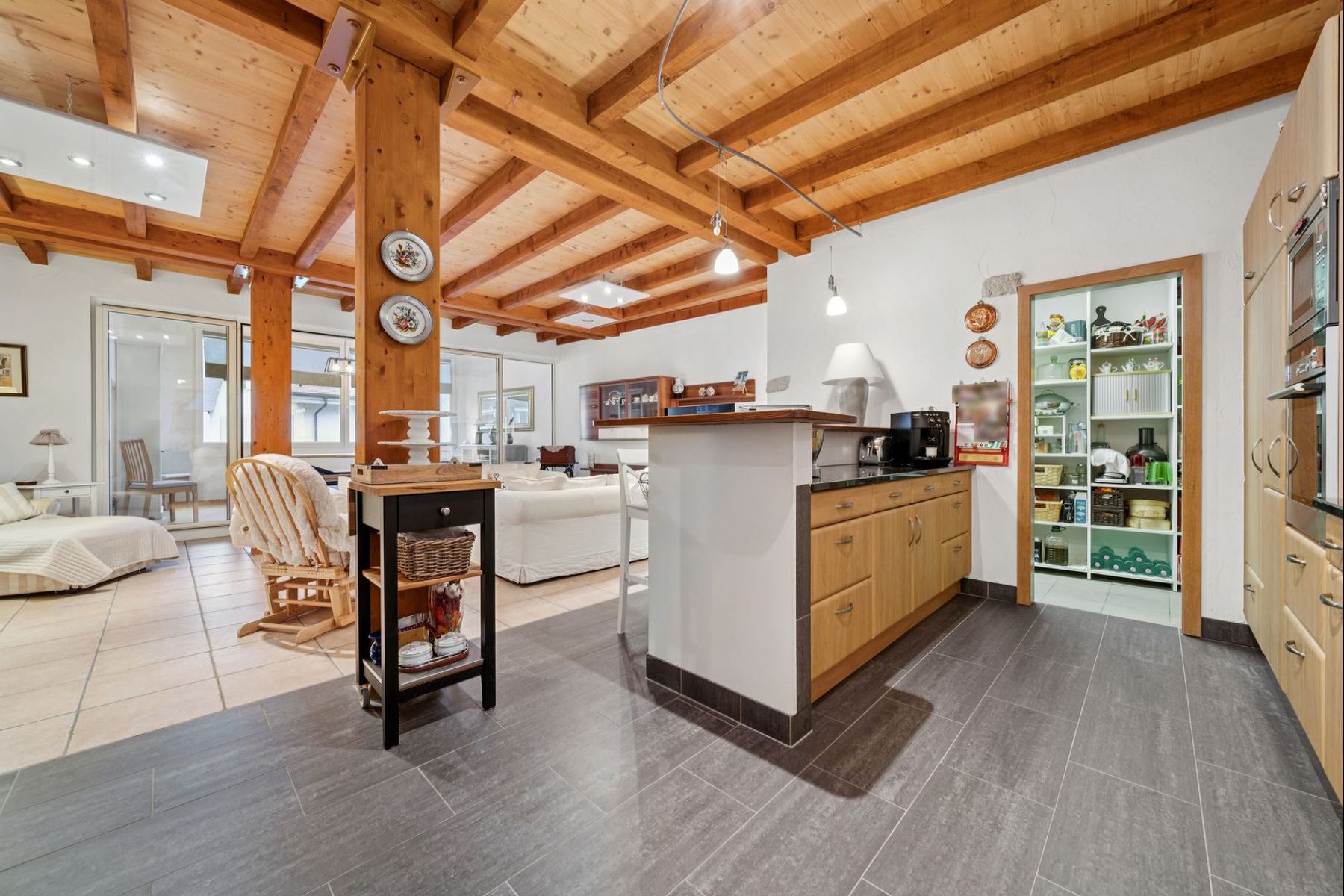  Spacious 4.5-room apartment with loggia in Champagne - 物件實景