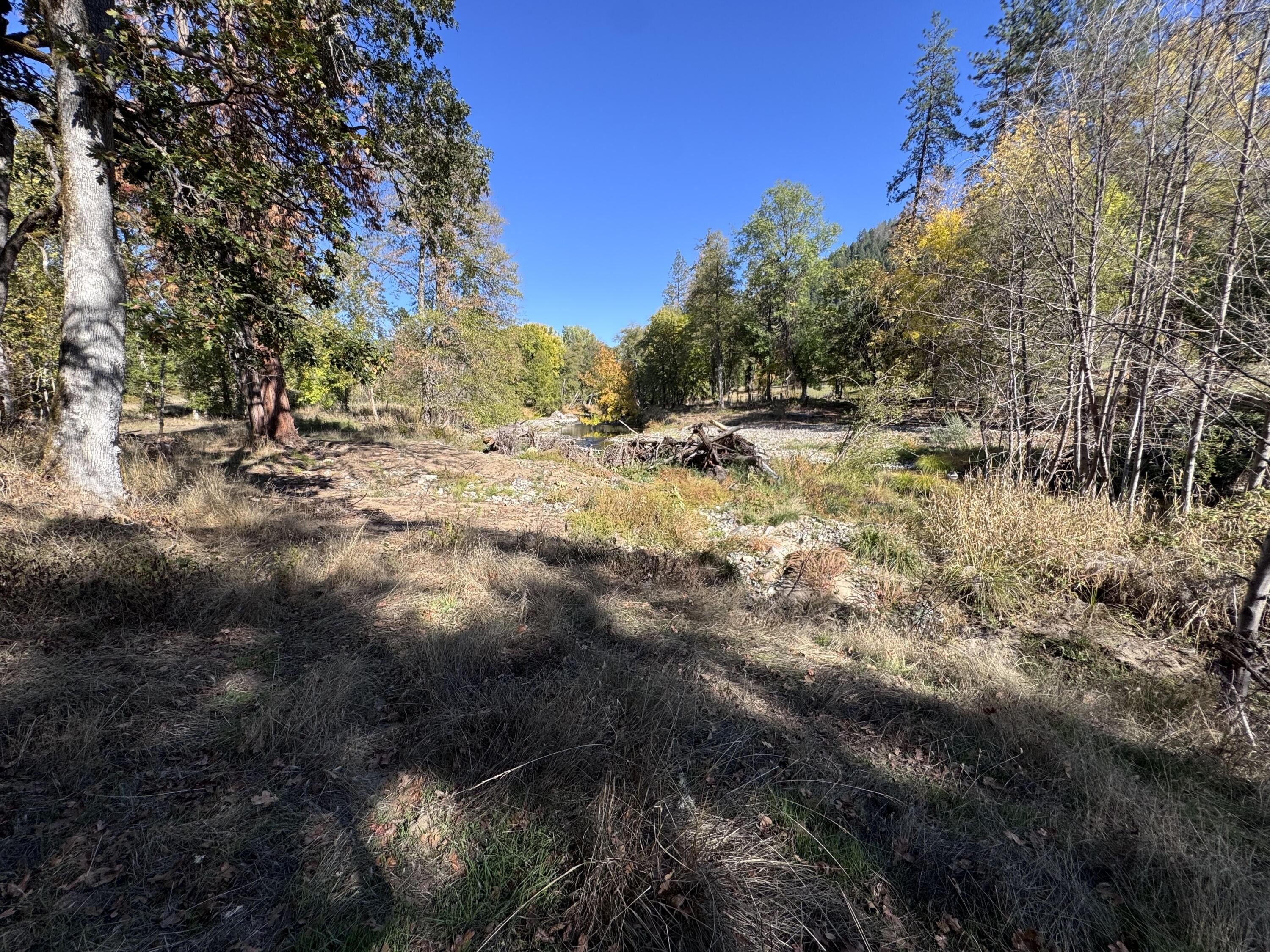 Rogue River, Oregon, 97537, United States, 3 Bedrooms Bedrooms, ,4 BathroomsBathrooms,Residential,For Sale,1982617