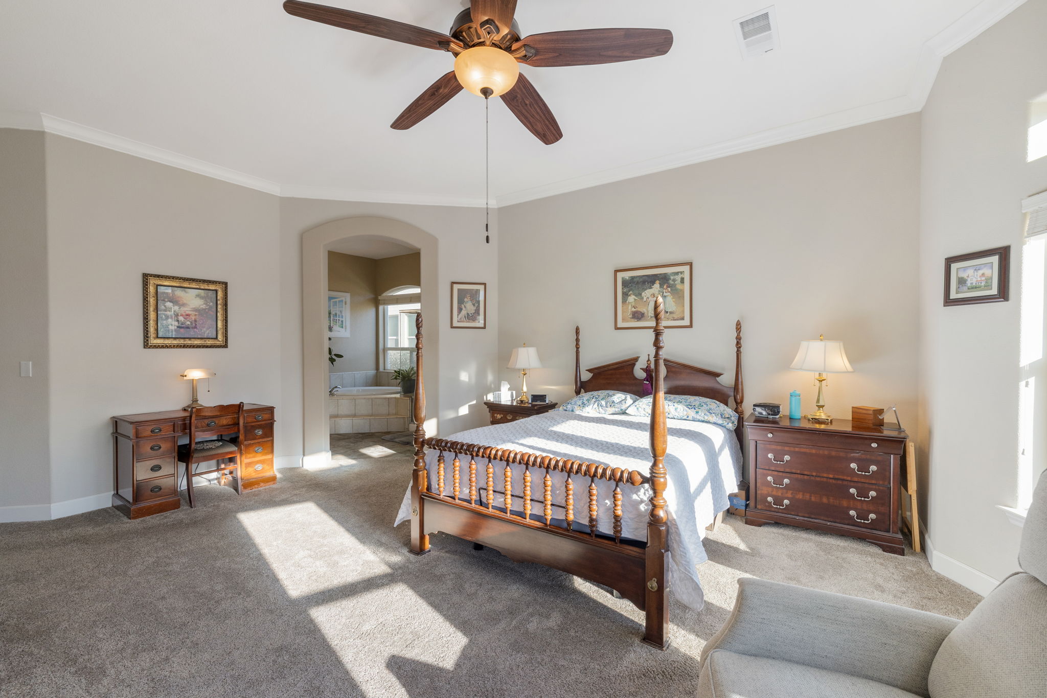  Refined Minden Living with Designer Touches and Captivating Mountain Views - 物件實景