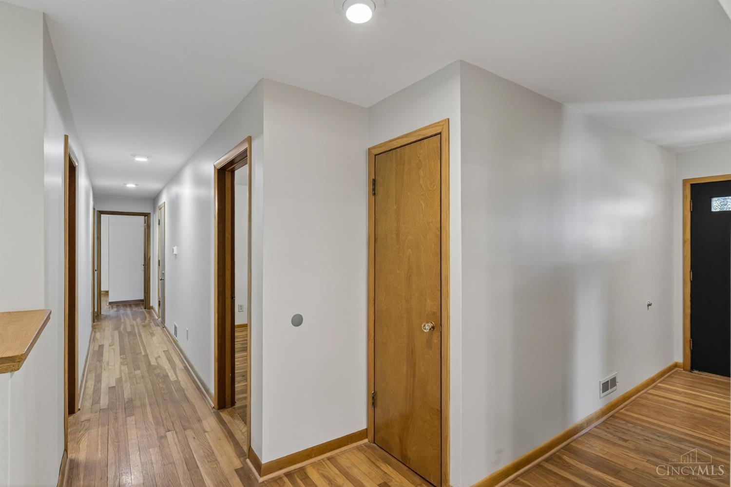 Madeira, Ohio, 45243, United States, 3 Bedrooms Bedrooms, ,2 BathroomsBathrooms,Residential,For Sale,1971231