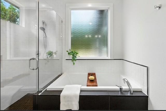 Austin, Texas, 78731, United States, 4 Bedrooms Bedrooms, ,3 BathroomsBathrooms,Residential,For Sale,1885336