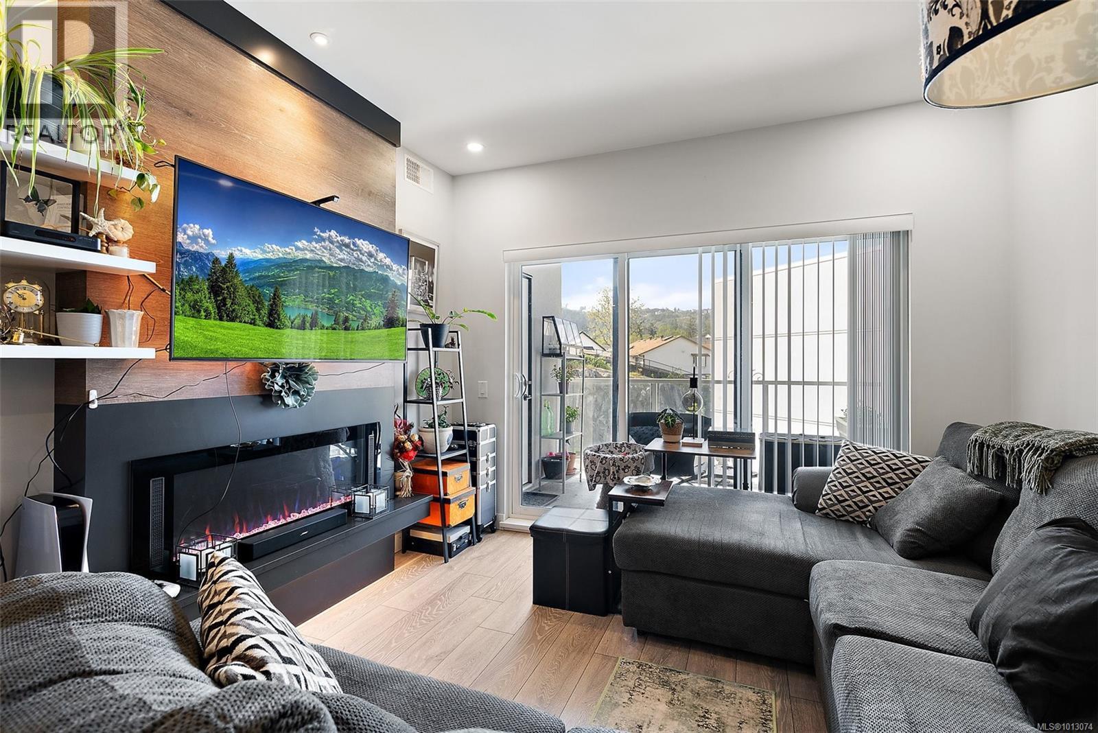 LANGFORD, British Columbia, V9B 0Y3, CA, 2 Bedrooms Bedrooms, ,2 BathroomsBathrooms,Residential,For Sale,1950875
