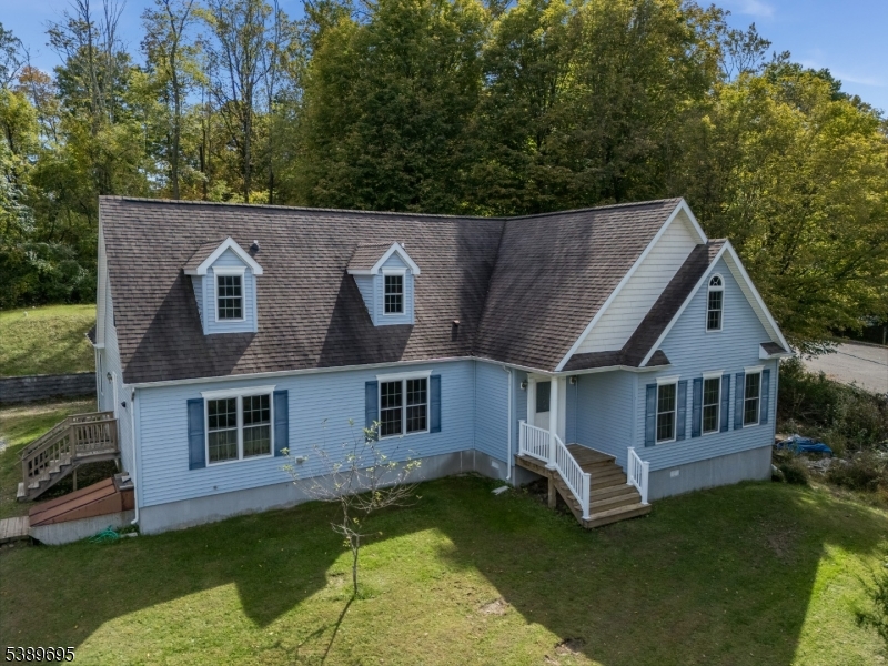 Lebanon Twp., New Jersey, 08826, United States, 3 Bedrooms Bedrooms, ,2 BathroomsBathrooms,Residential,For Sale,1960798