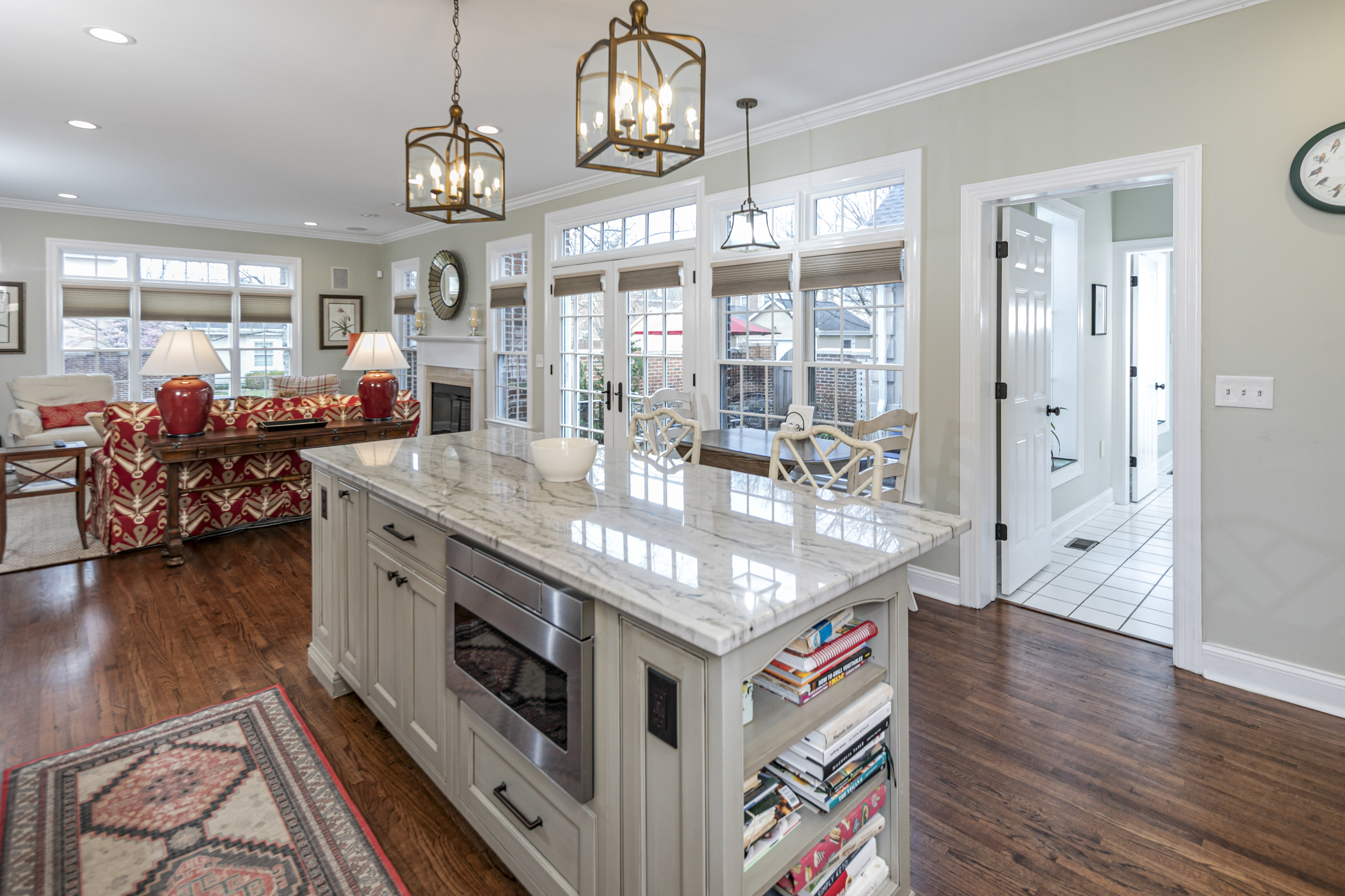  Exceptional Design and Thoughtful Updates in a Rare Governors Lane Offering - 物件實景