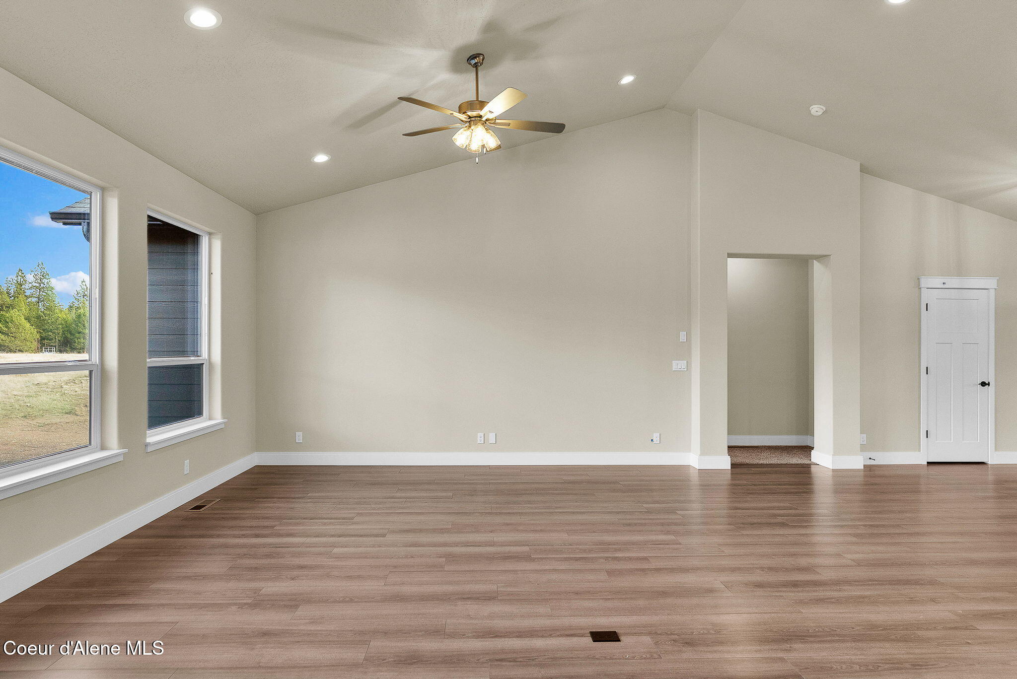 Rathdrum, Idaho, 83858, United States, 6 Bedrooms Bedrooms, ,1 BathroomBathrooms,Residential,For Sale,1989161