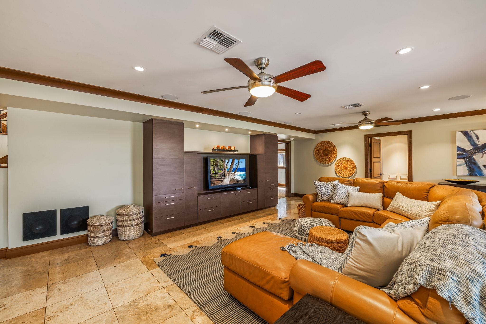 Lahaina, Hawaii, 96761, United States, 5 Bedrooms Bedrooms, ,5 BathroomsBathrooms,Residential,For Sale,1941963
