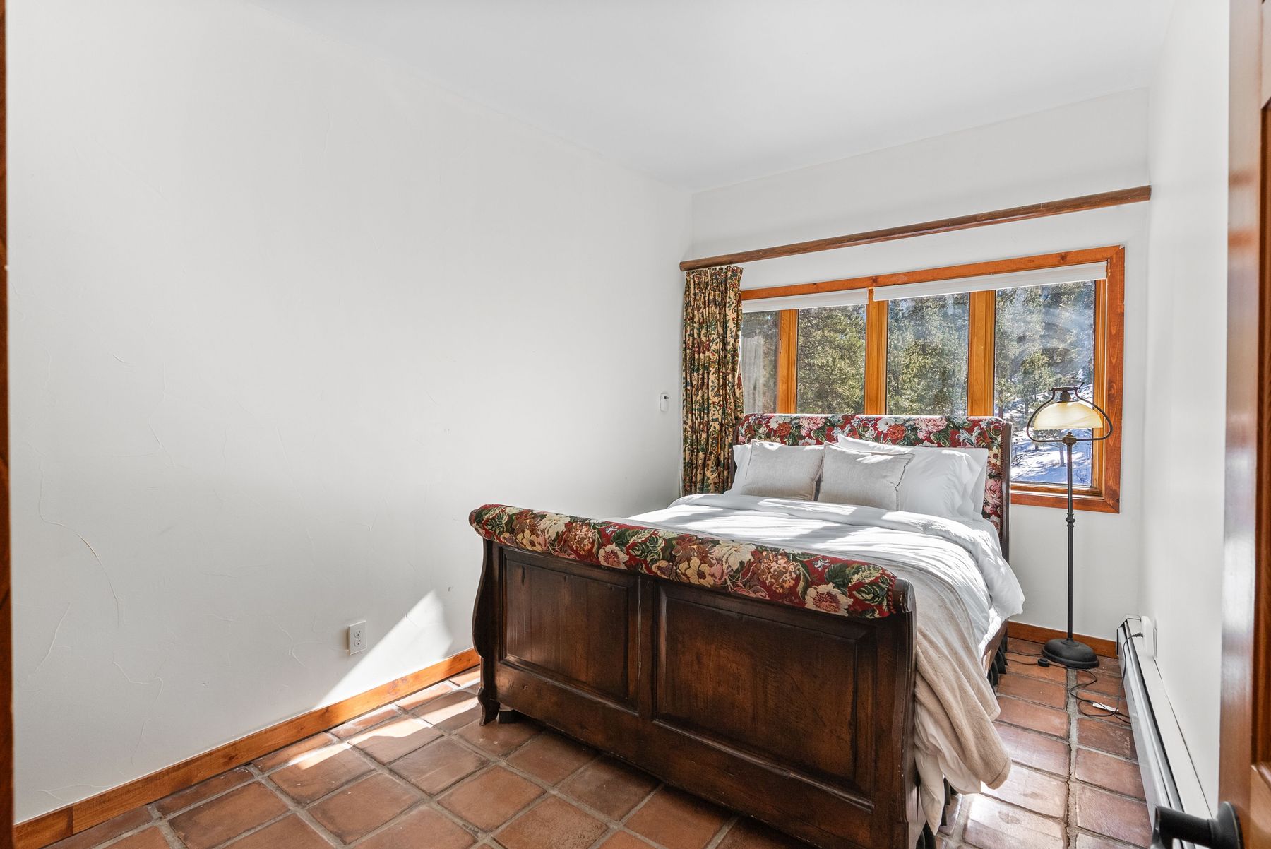  Spacious 5-Bedroom Home Set on 5 Acres - 物件實景