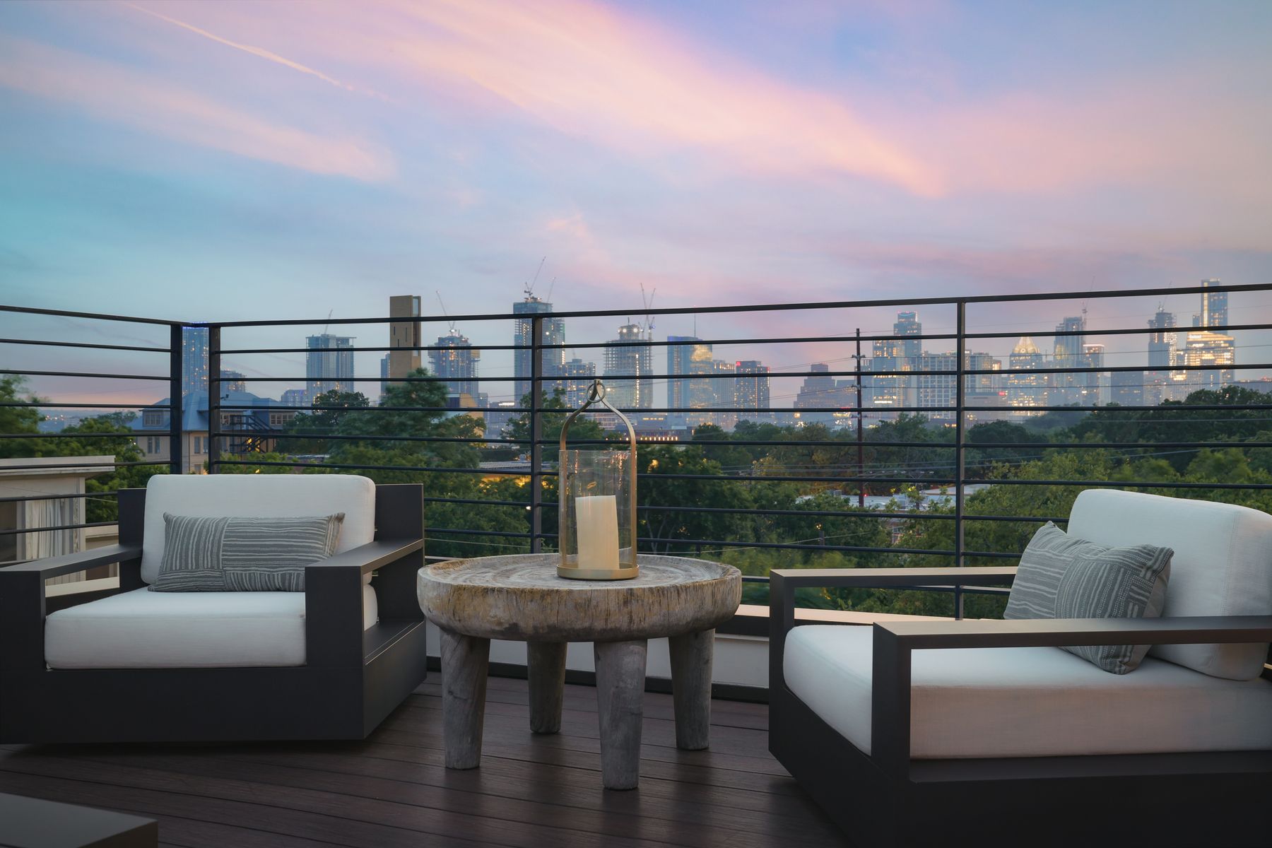  East Side Oasis with Downtown Views - 物件實景