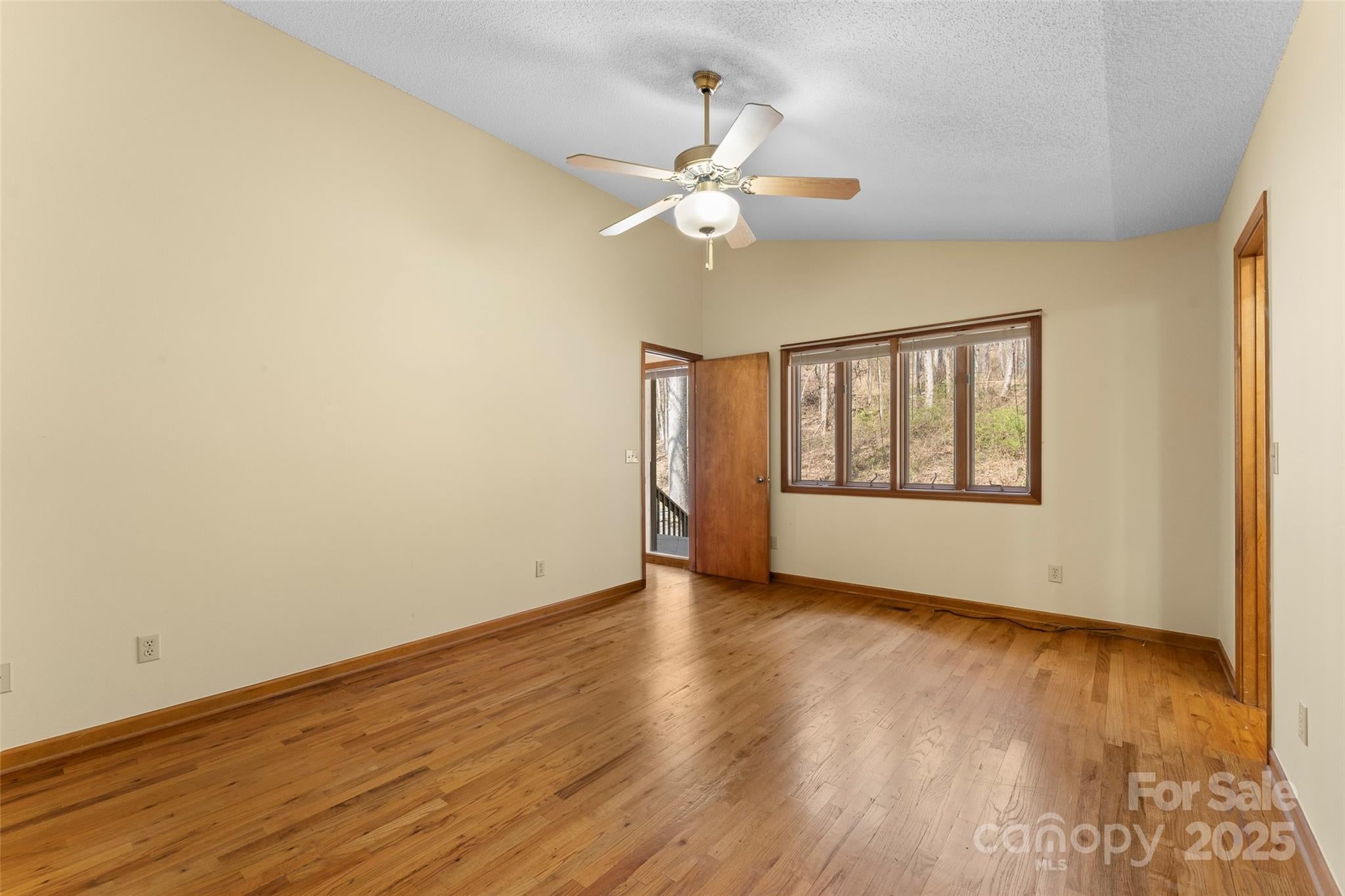 Maggie Valley, North Carolina, 28751, United States, 3 Bedrooms Bedrooms, ,3 BathroomsBathrooms,Residential,For Sale,1976067