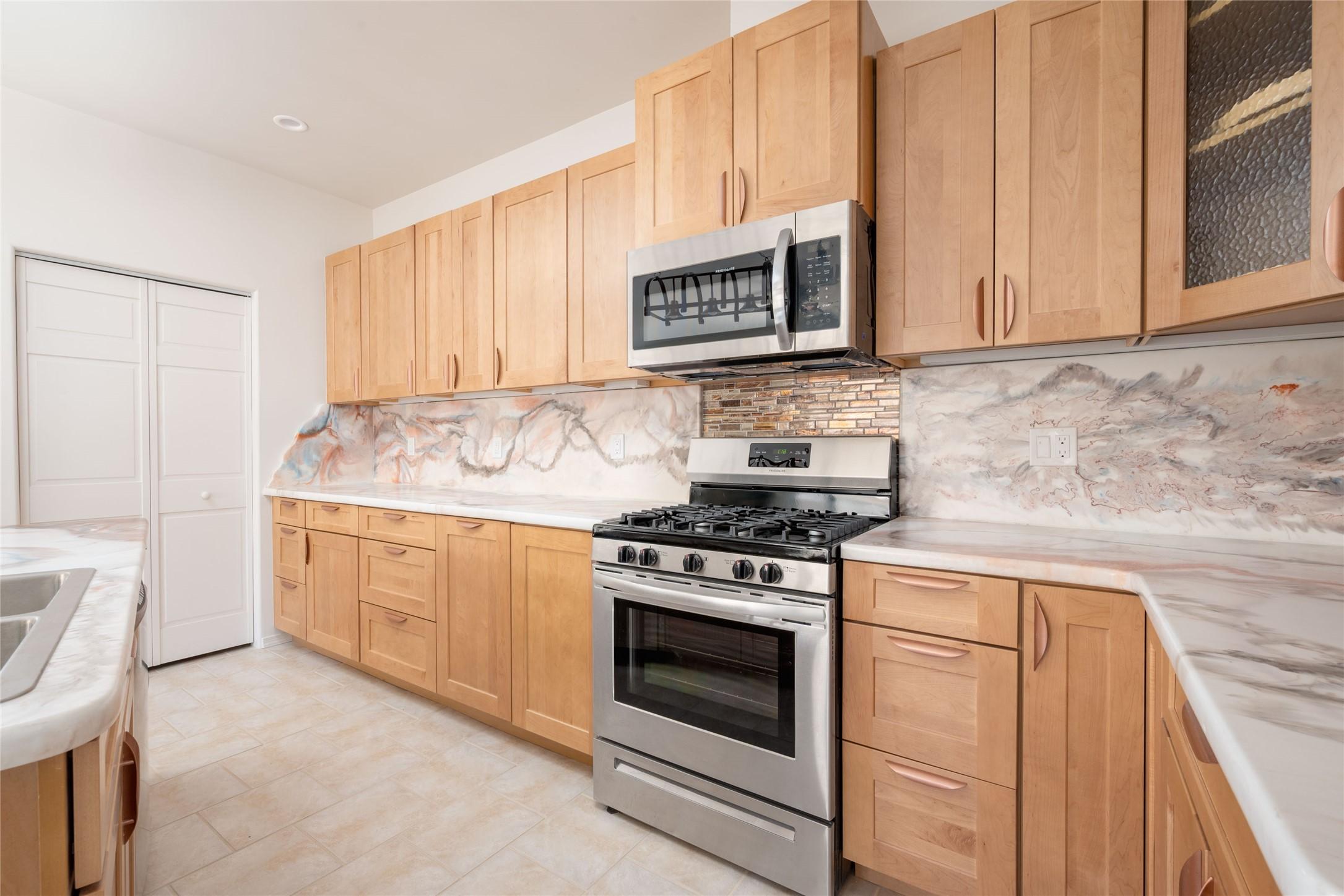 Santa Fe, New Mexico, 87507, United States, 3 Bedrooms Bedrooms, ,2 BathroomsBathrooms,Residential,For Sale,1877407