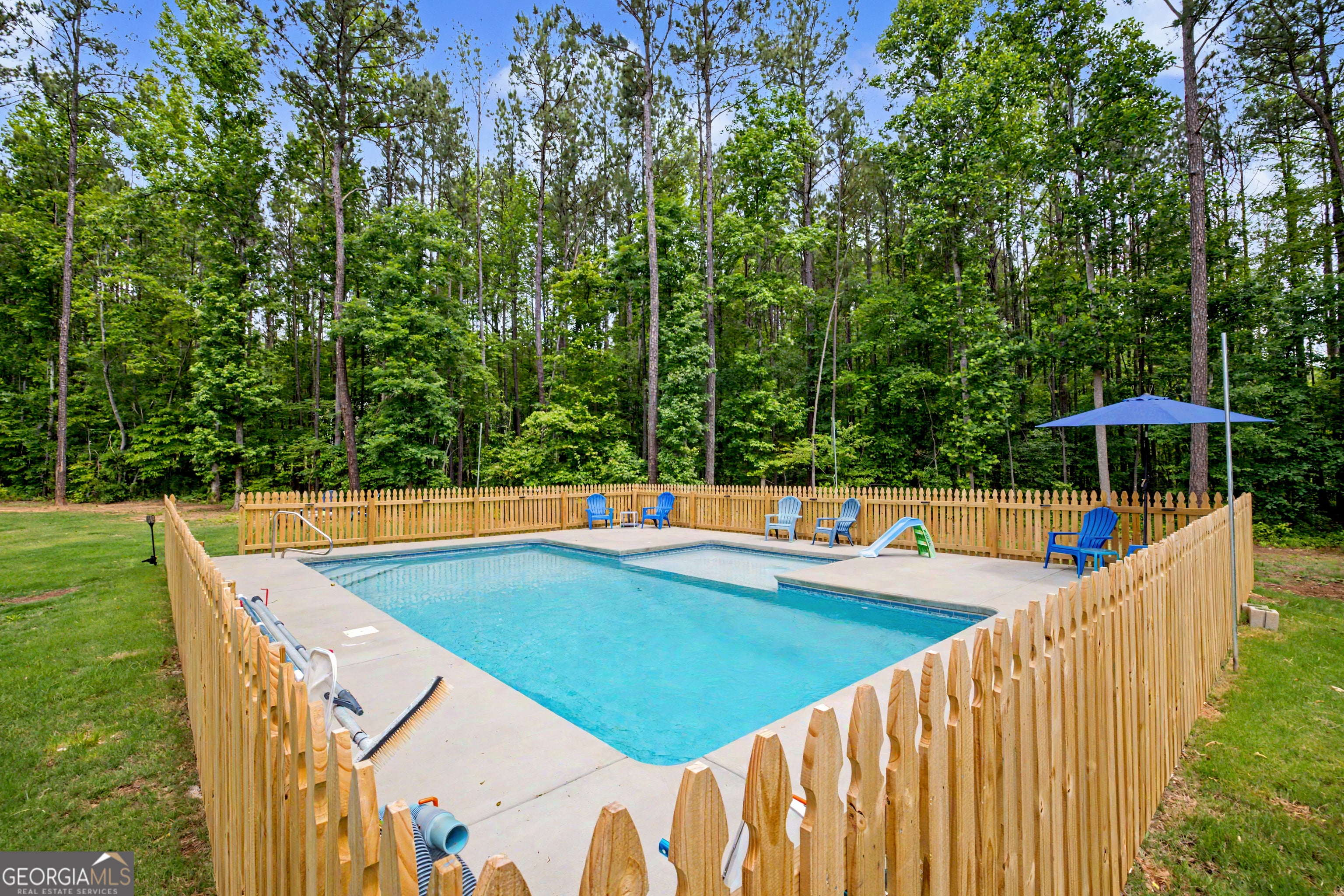 Moreland, Georgia, 30259, United States, 4 Bedrooms Bedrooms, ,3 BathroomsBathrooms,Residential,For Sale,2017822