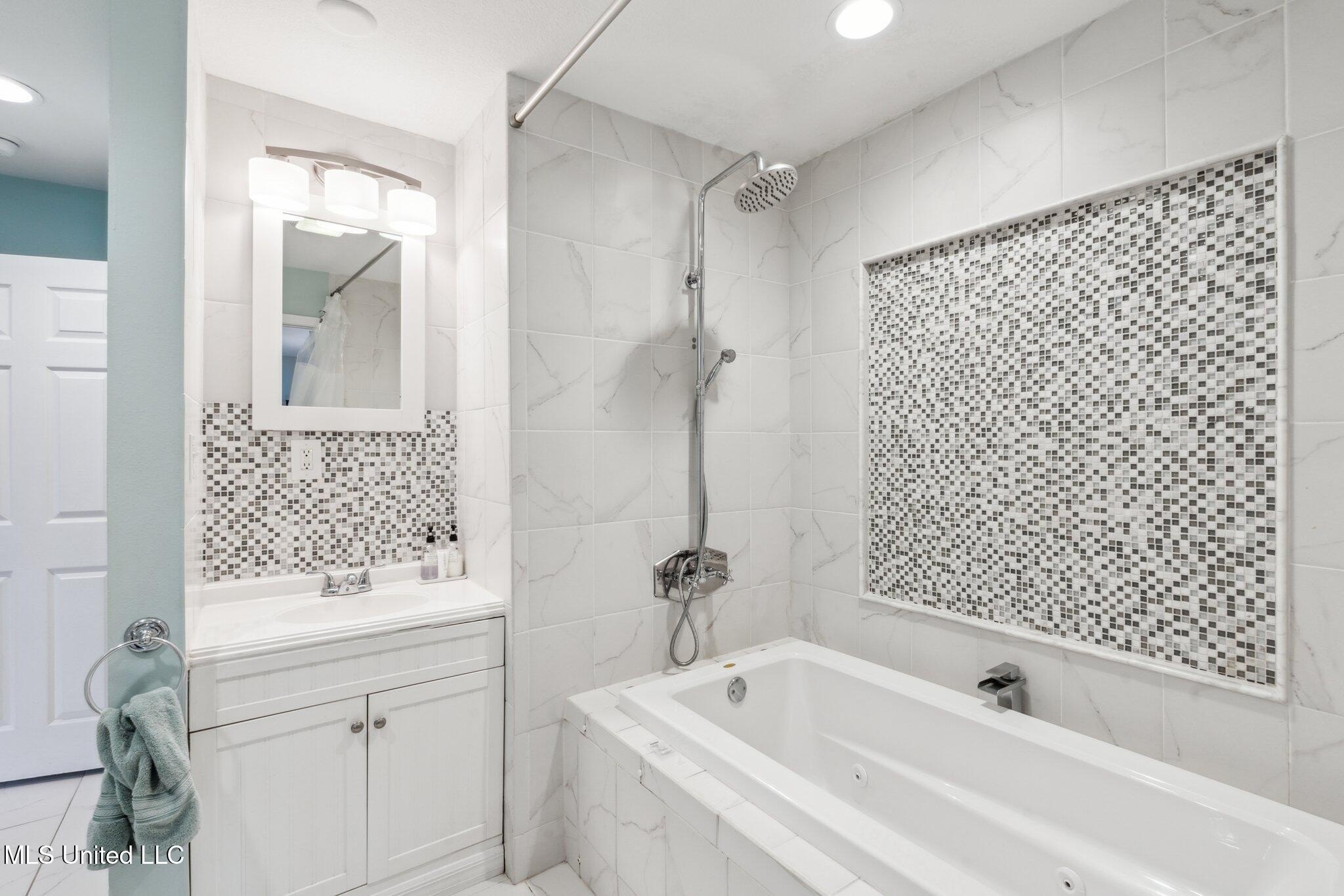 Bay Saint Louis, Mississippi, 39520, United States, 4 Bedrooms Bedrooms, ,4 BathroomsBathrooms,Residential,For Sale,1981331