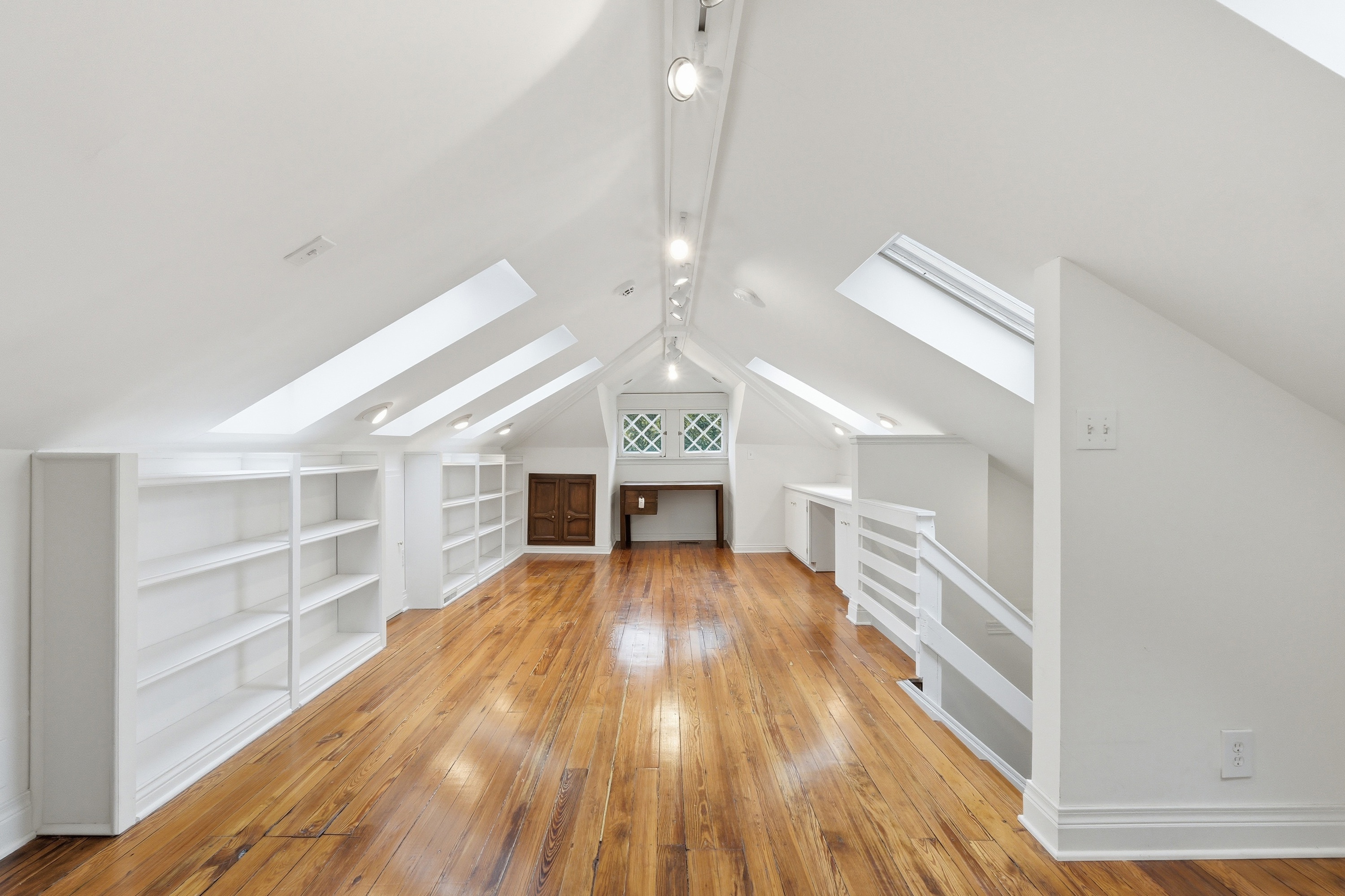  2037 Tyler Lane, Louisville, KY 40205 - 物件實景