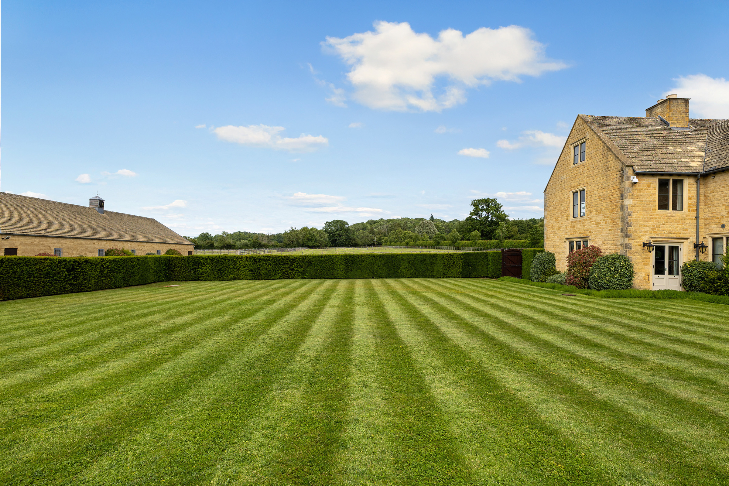  An Impressive Country Estate with Indoor Pool and Equestrian Facilities - 物件實景