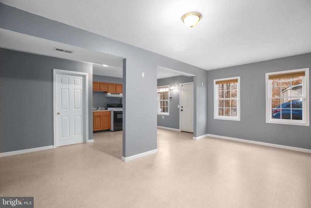 Fredericksburg, Virginia, 22405, United States, 4 Bedrooms Bedrooms, ,4 BathroomsBathrooms,Residential,For Sale,1993121