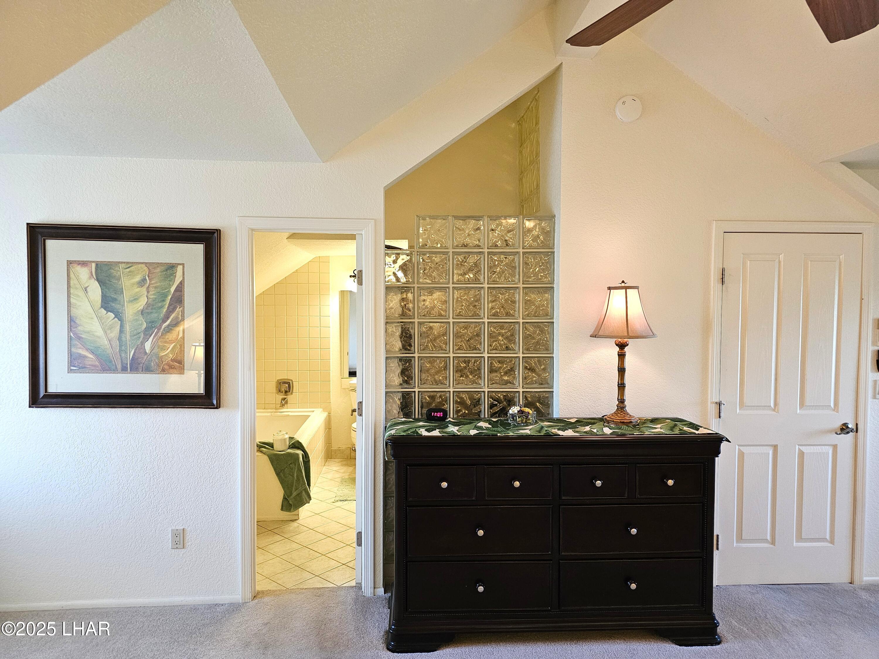 Lake Havasu City, Arizona, 86403, United States, 2 Bedrooms Bedrooms, ,3 BathroomsBathrooms,Residential,For Sale,2001999